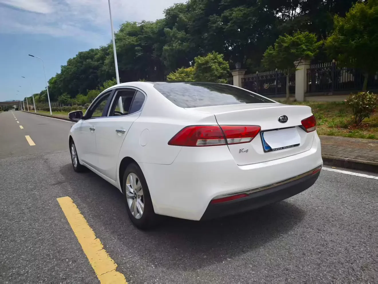 Kia K4