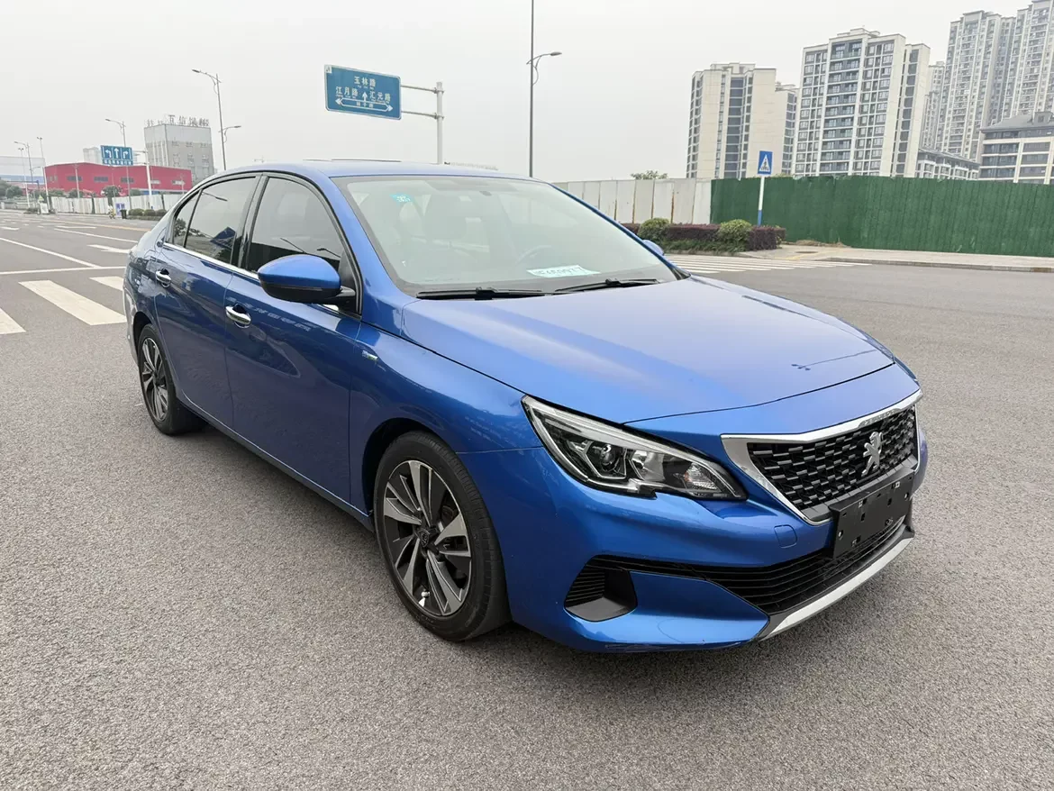 Peugeot 408