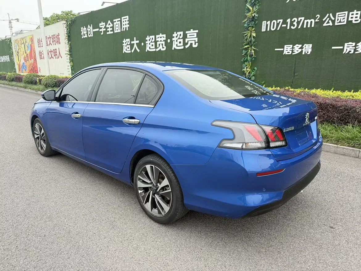Peugeot 408