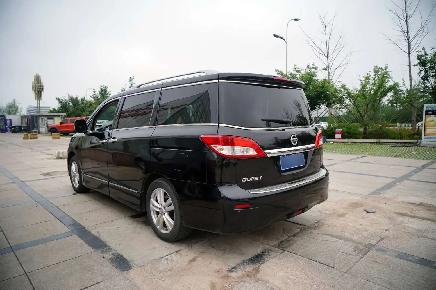 Nissan nobleman