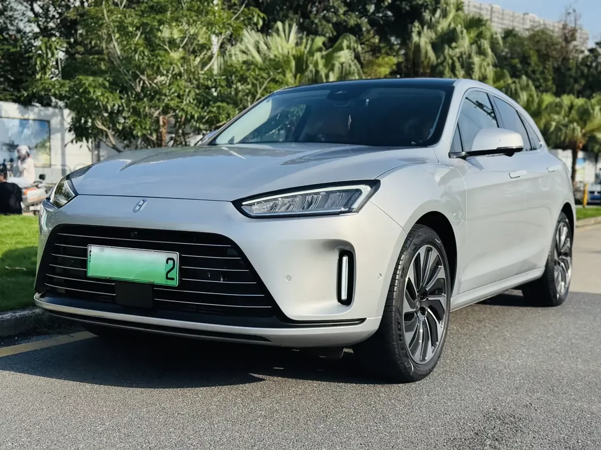 AITO M5
