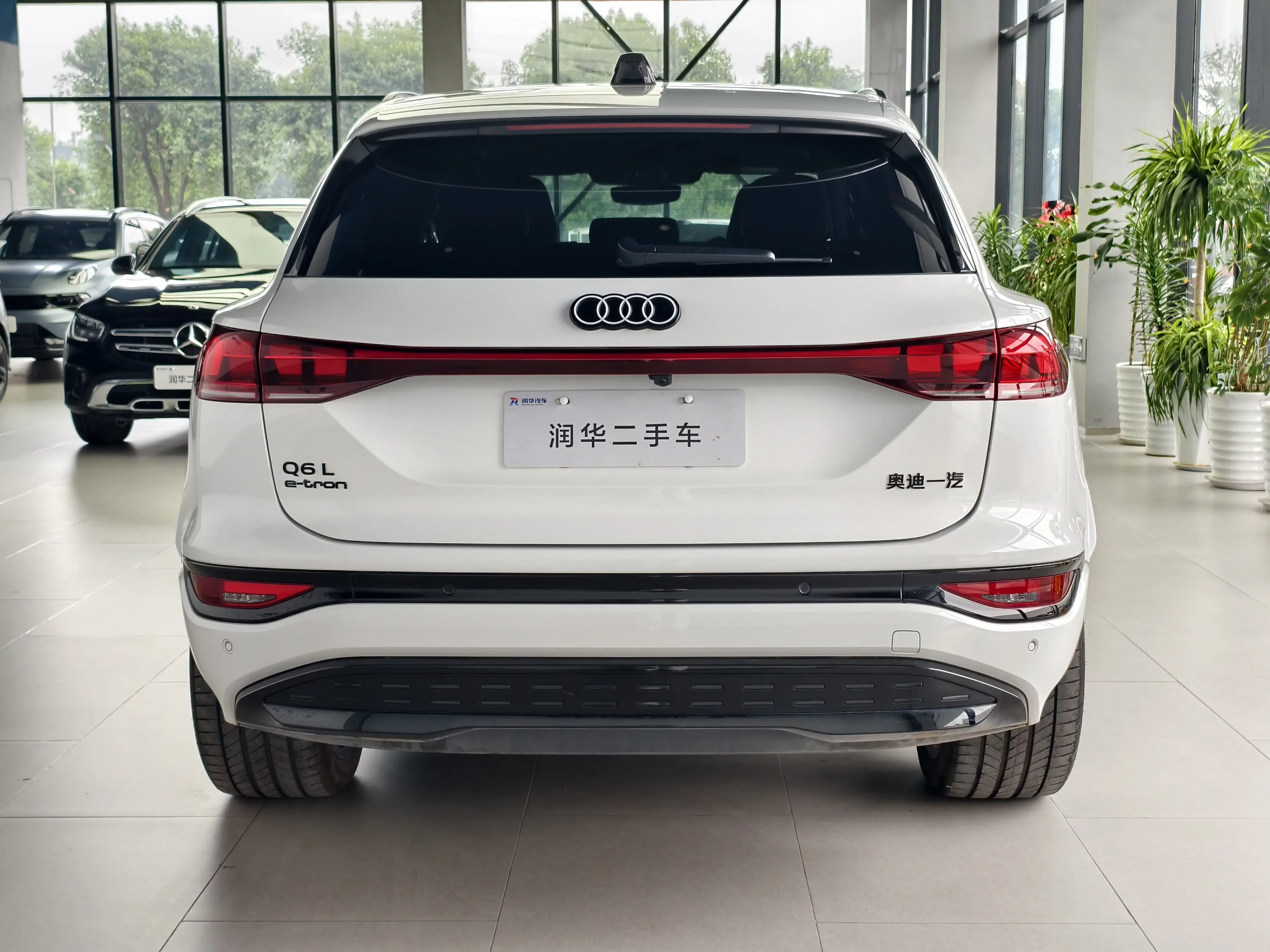Audi Q6L e-tron
