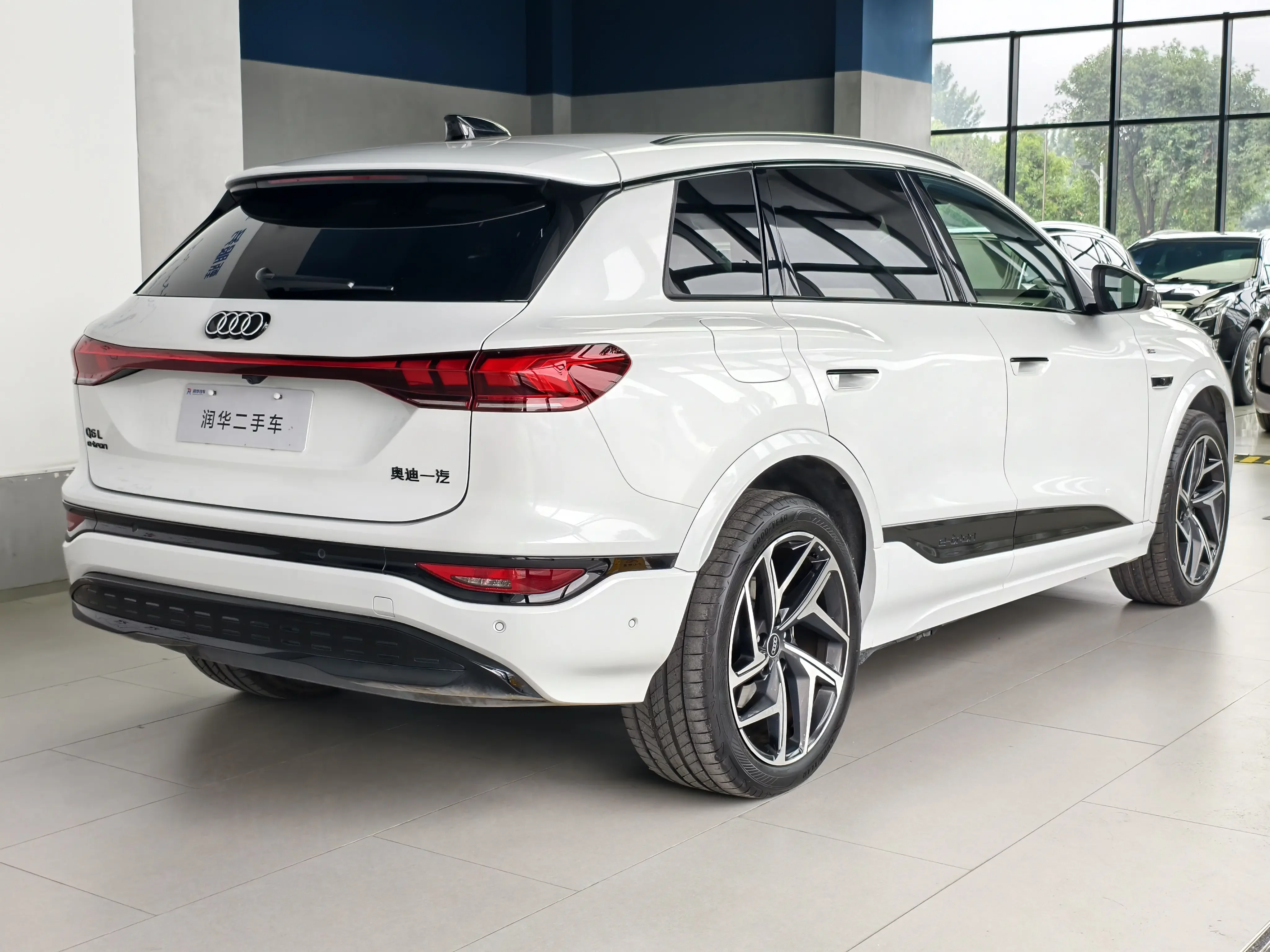 Audi Q6L e-tron
