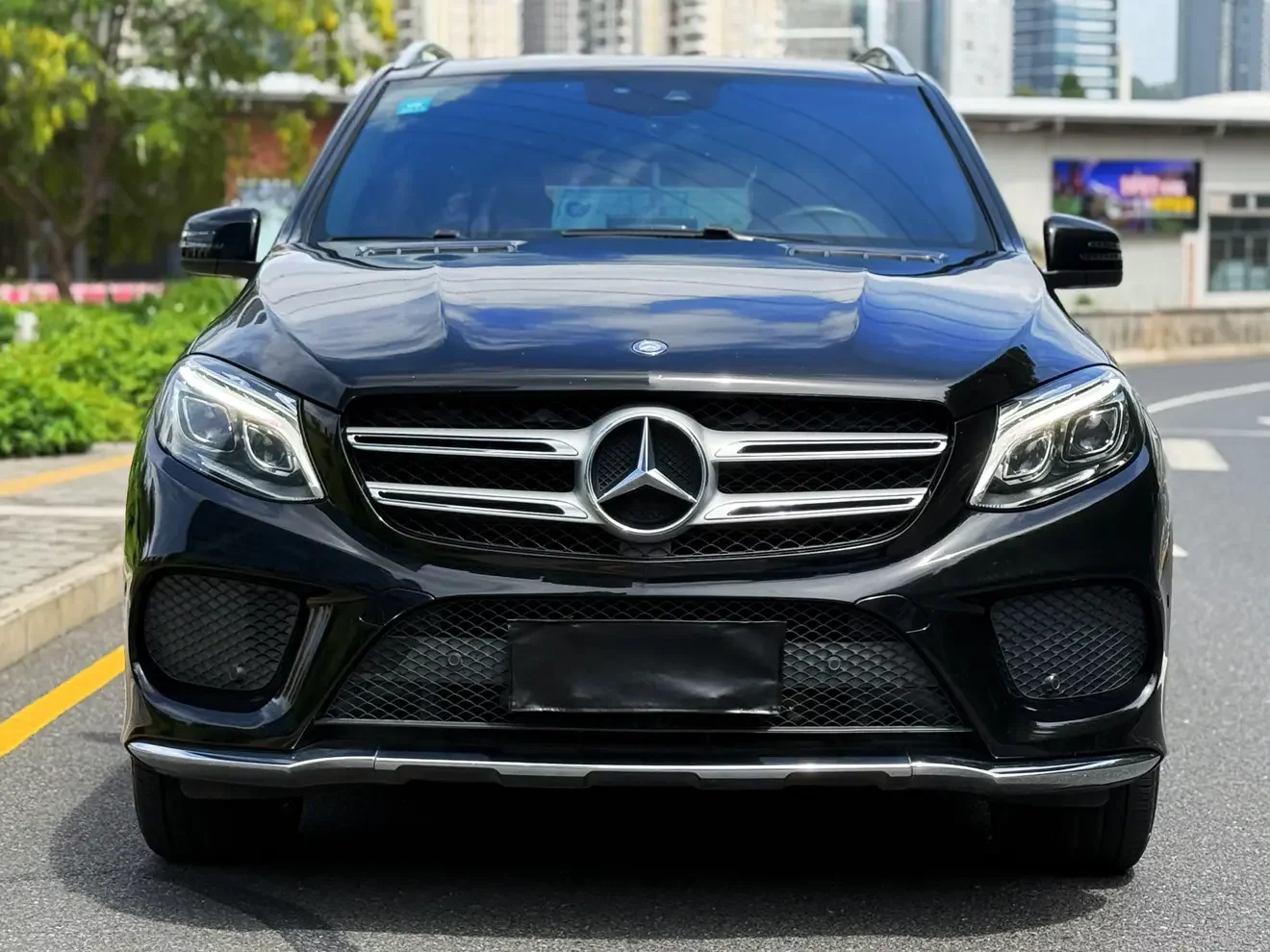 Mercedes-Benz GLE (Imported)