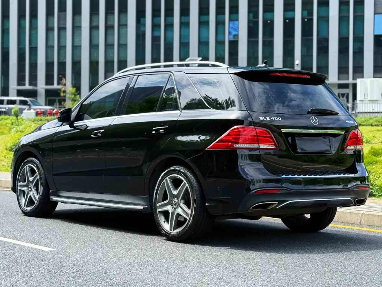 Mercedes-Benz GLE (Imported)