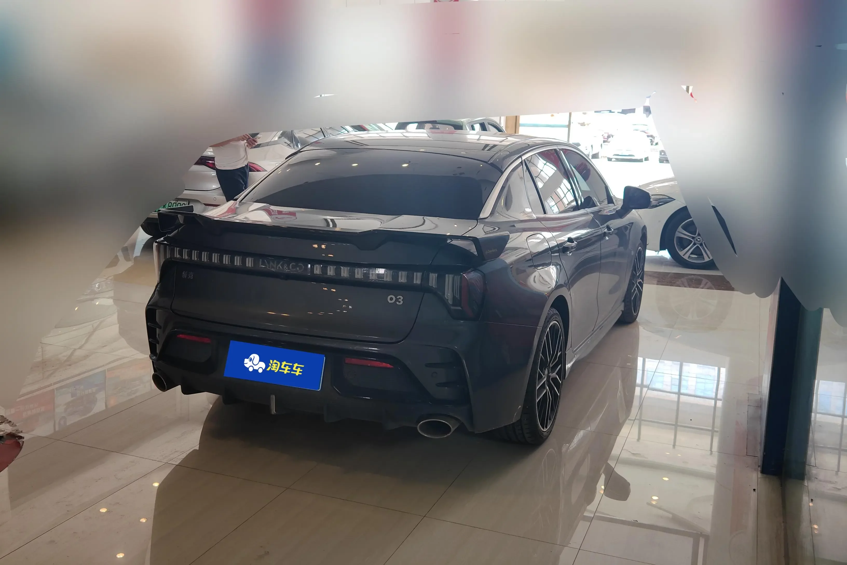 Lynk & Co 03