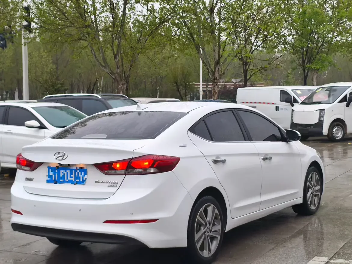 Hyundai lead