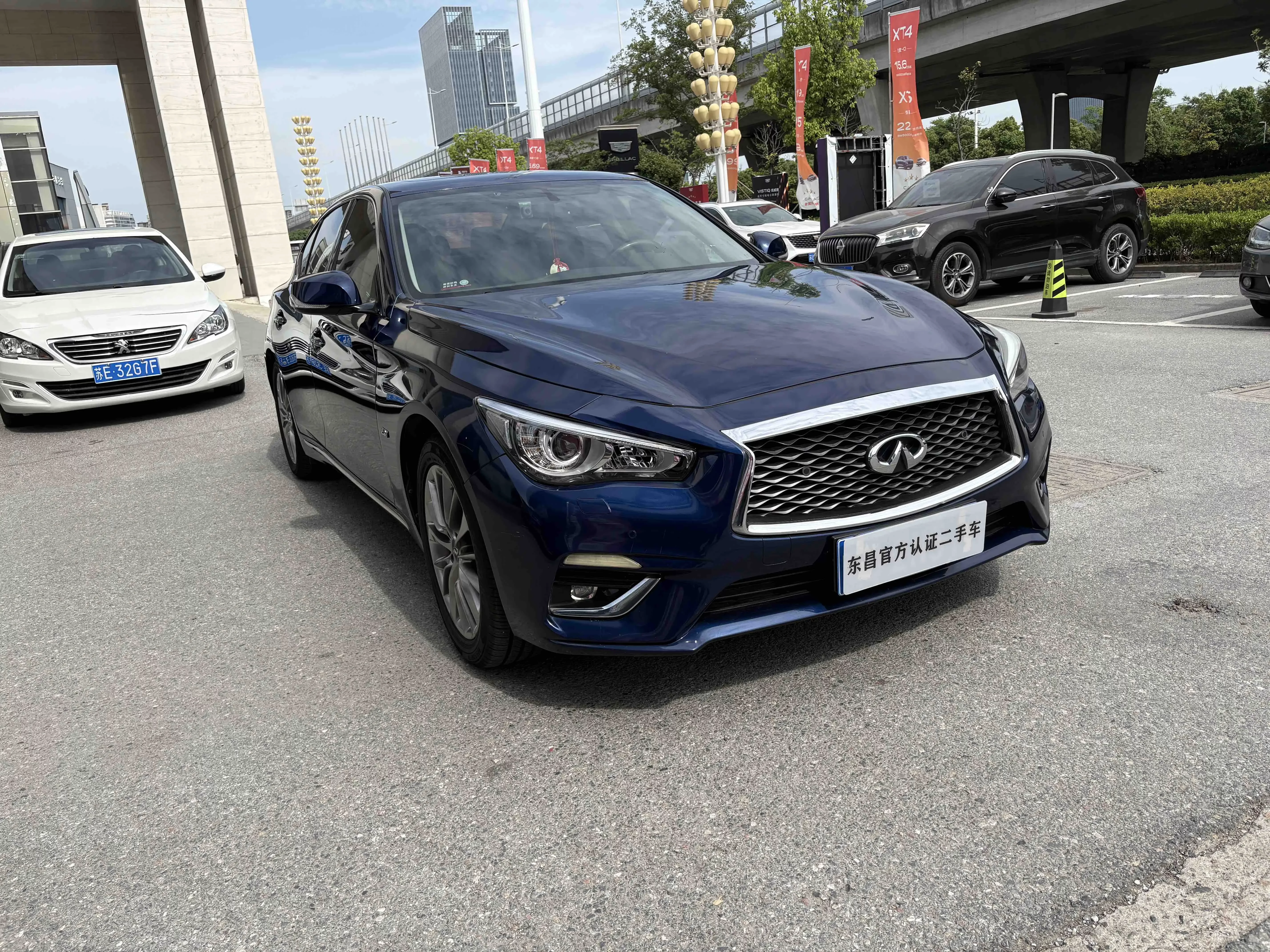 Infiniti Q50L