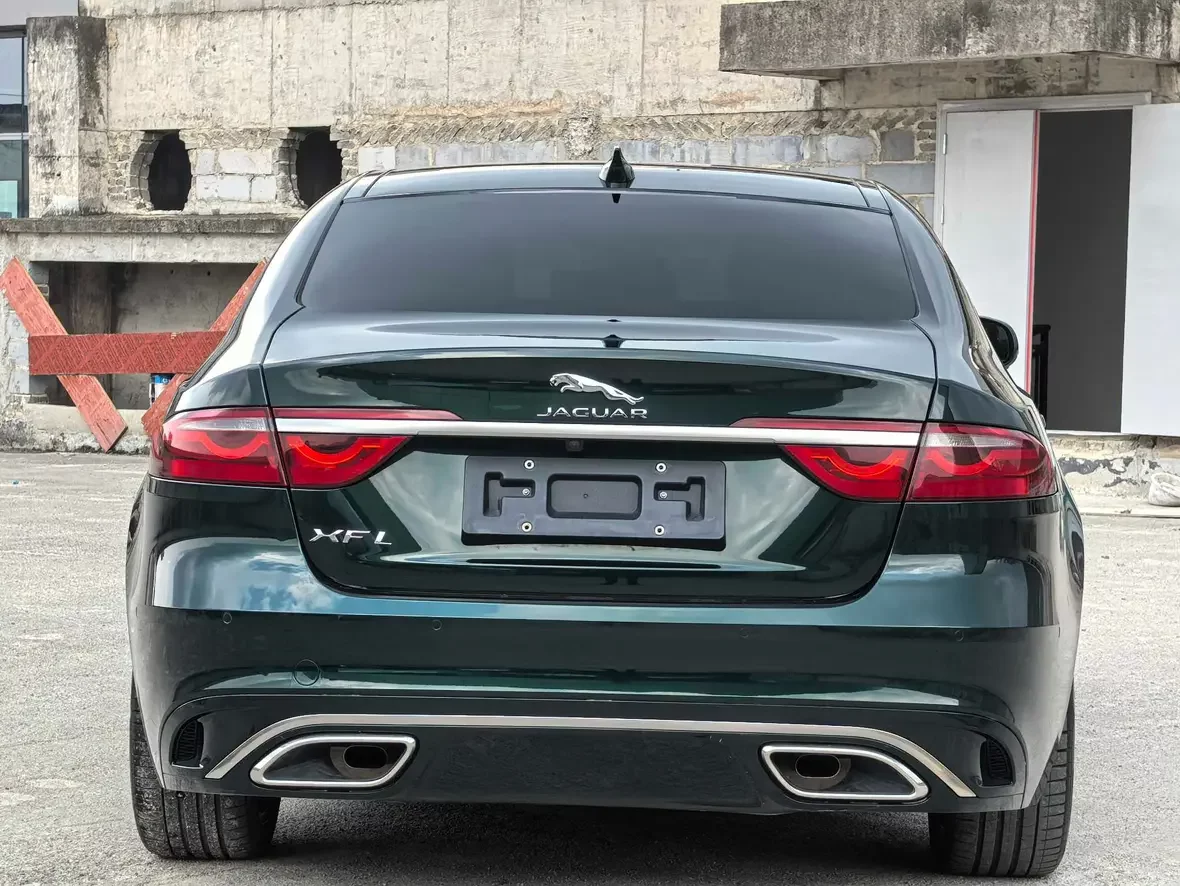 Jaguar XFL