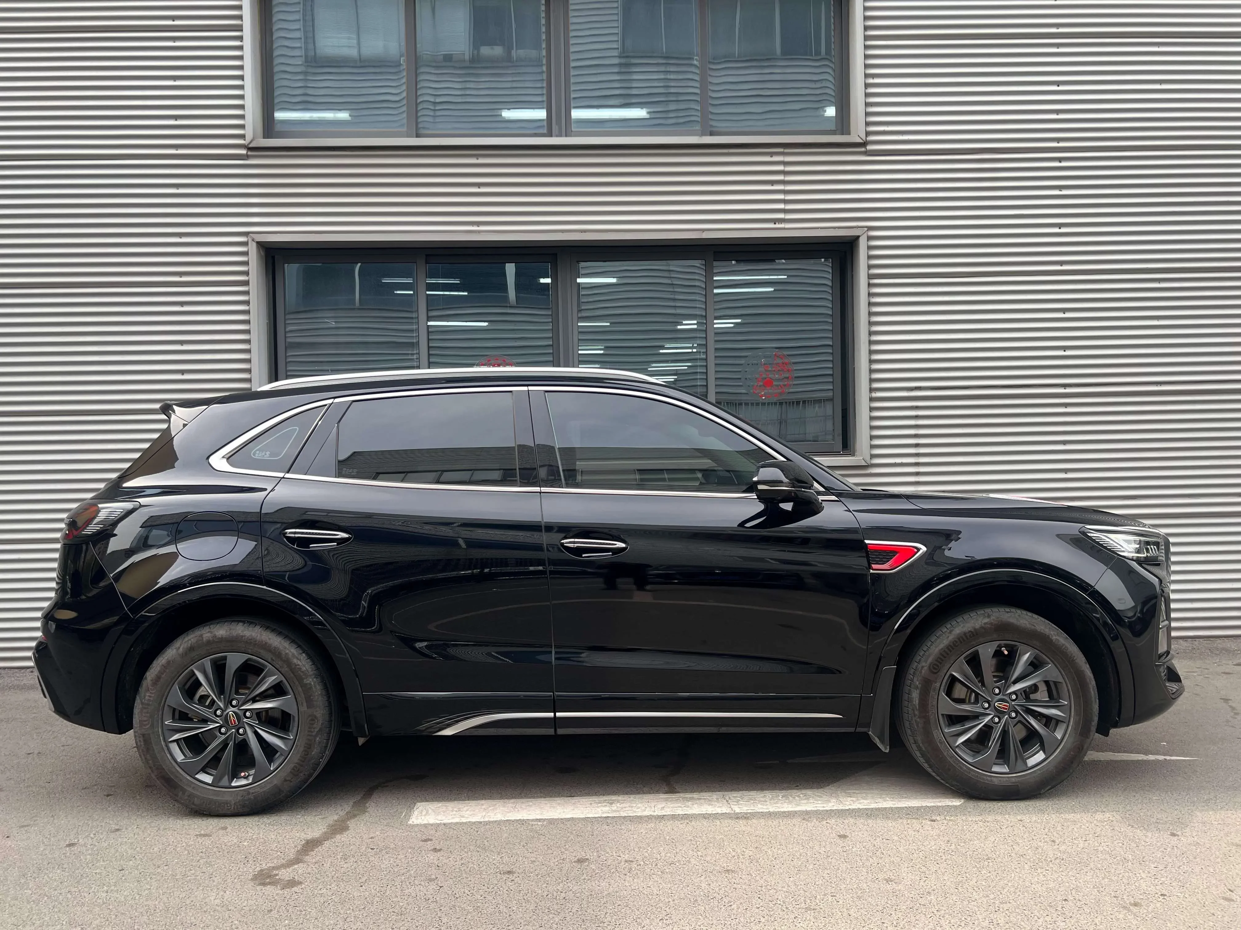 Hongqi HS5
