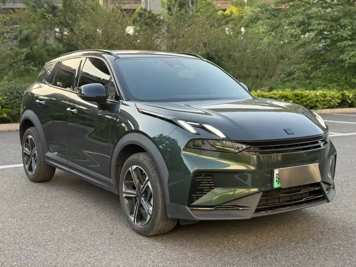Lynk & Co 06 EM-P