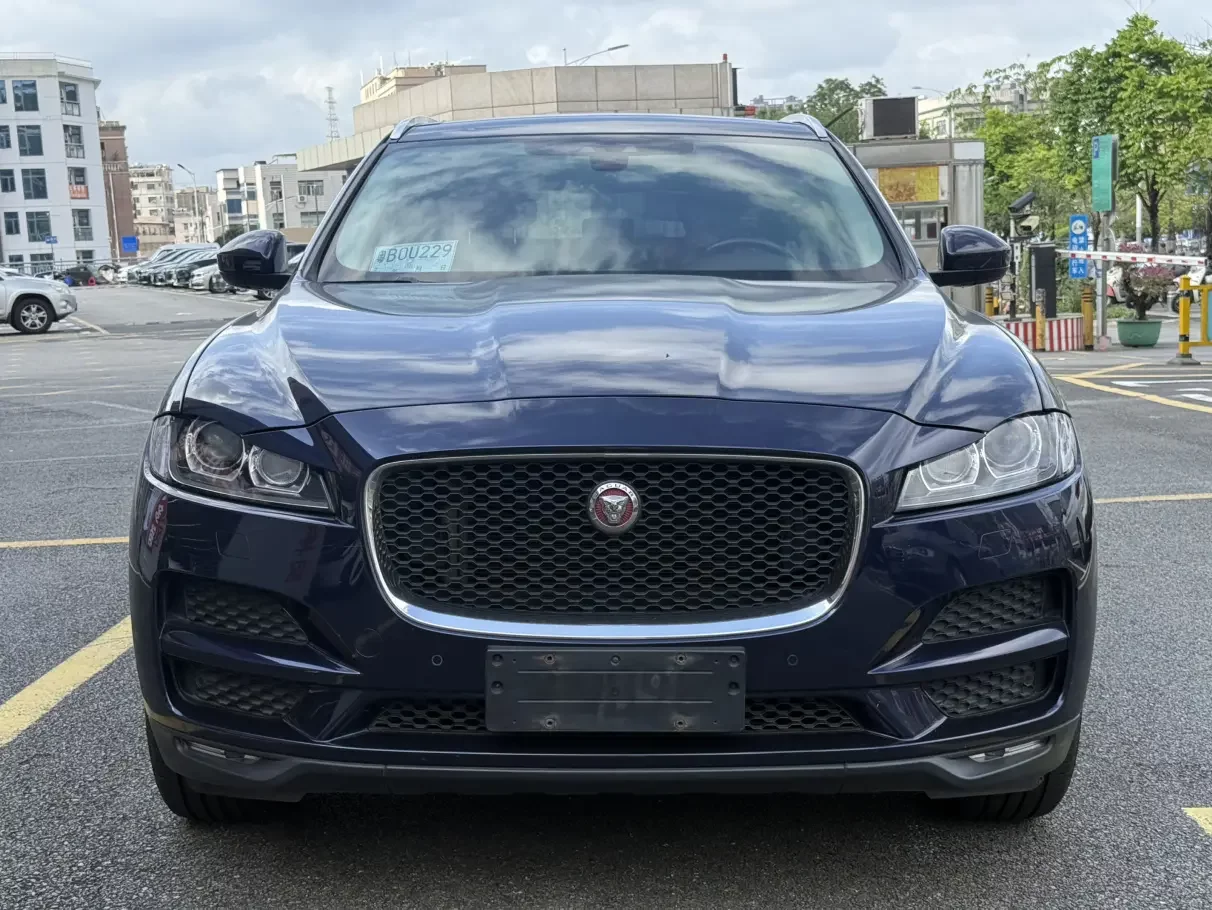Jaguar F-PACE