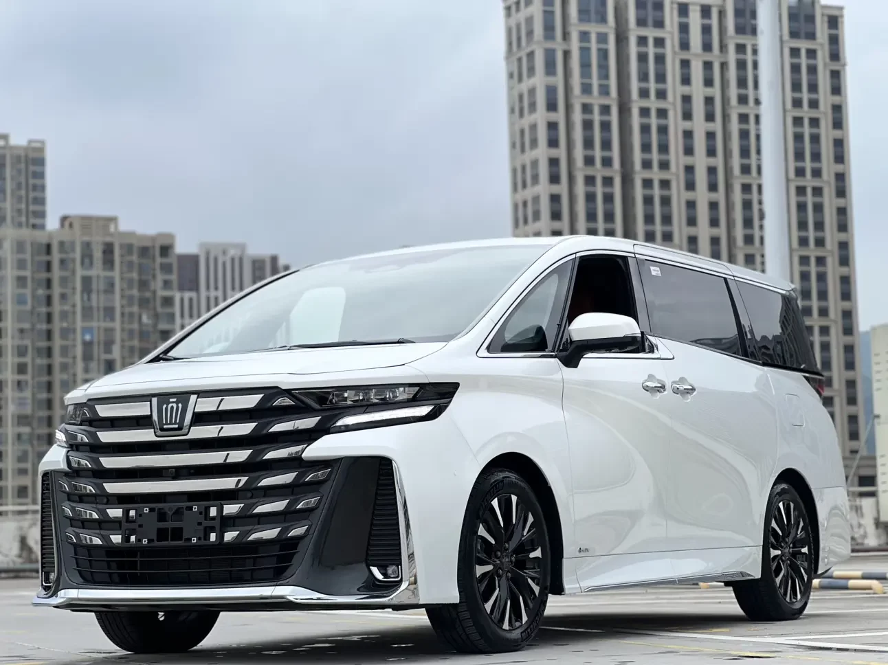Toyota Crown Wellfire