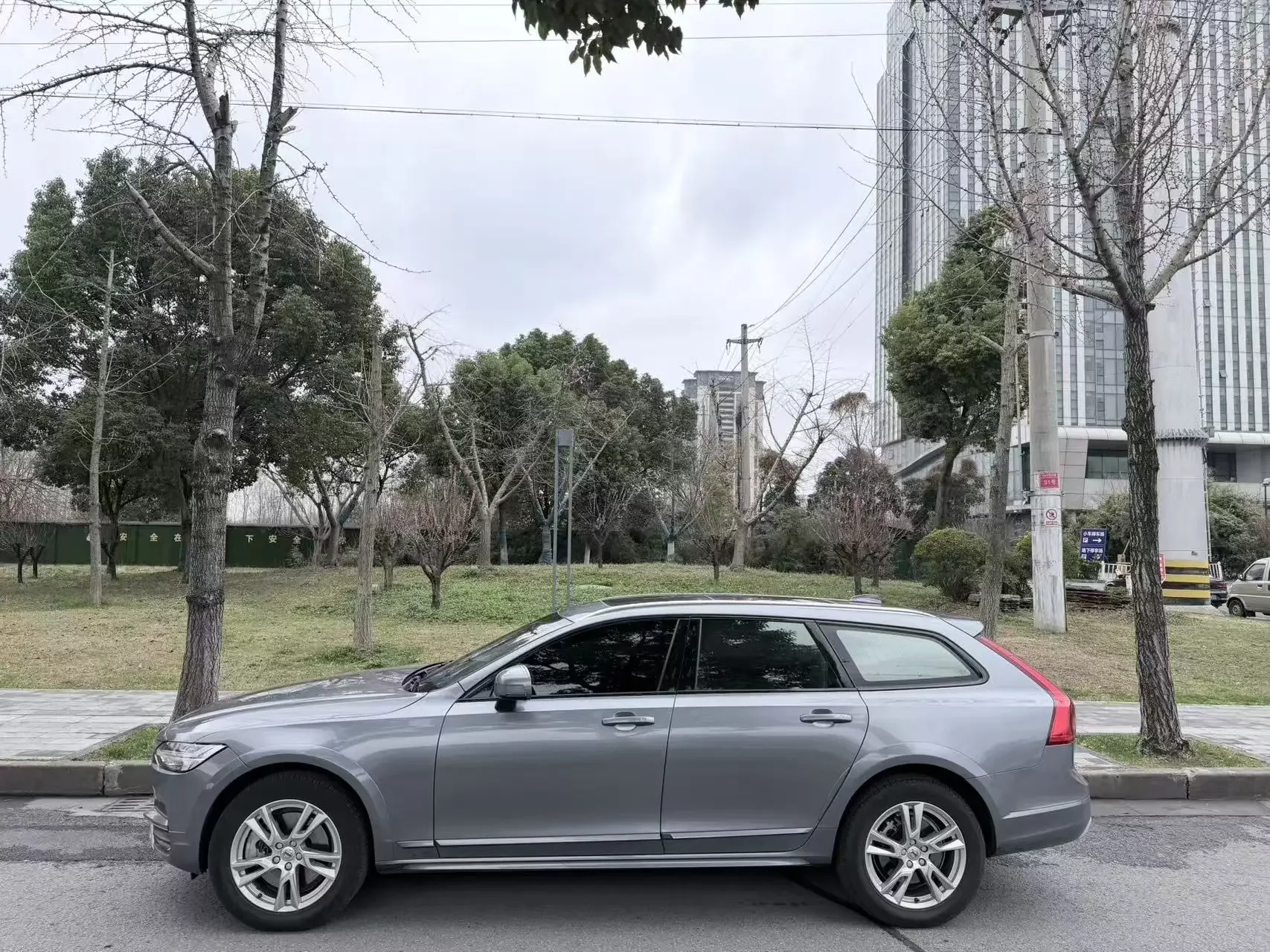 Volvo V90