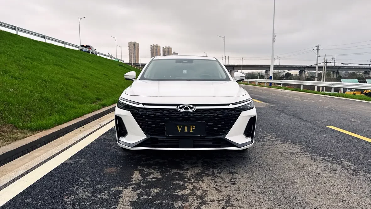 Chery Arrizo 8