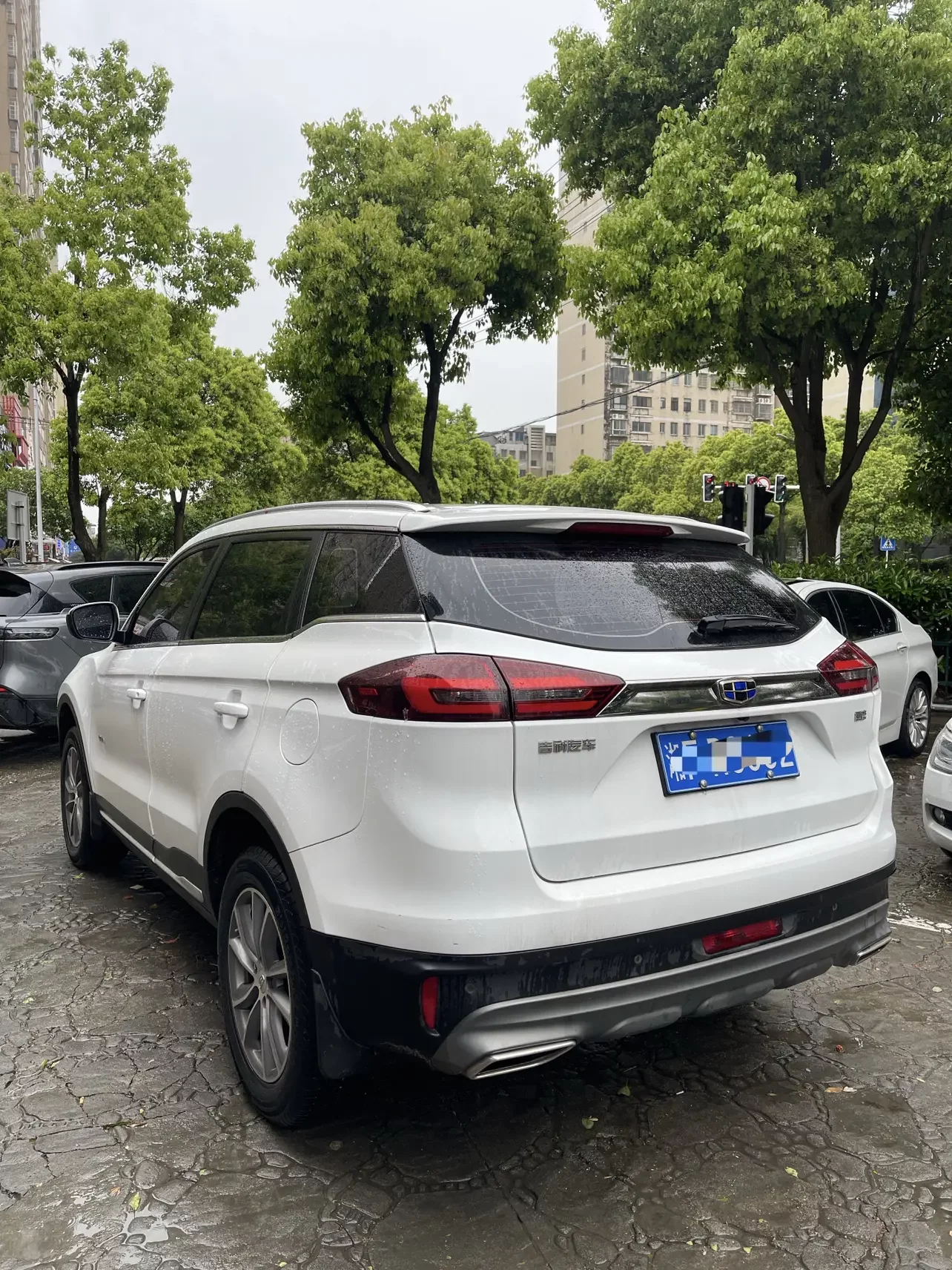 Geely Atlas