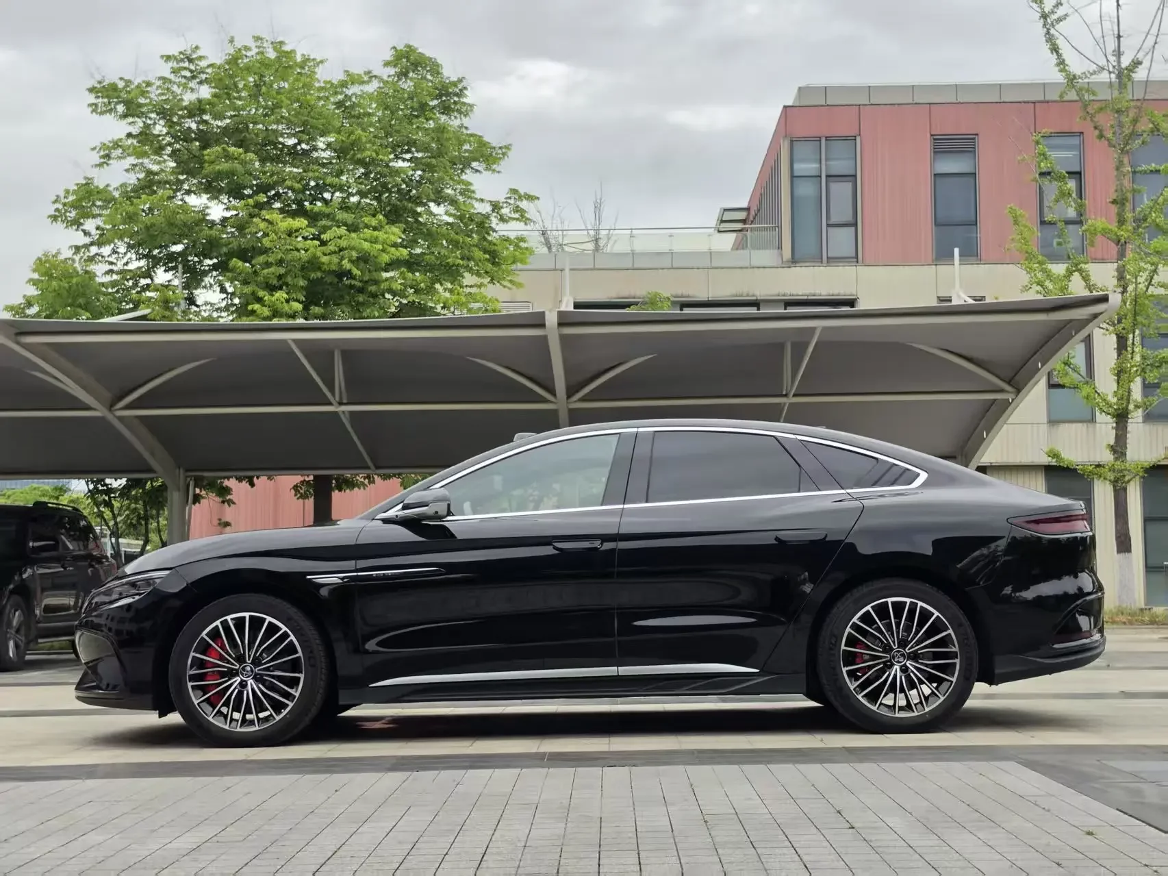 BYD Han EV