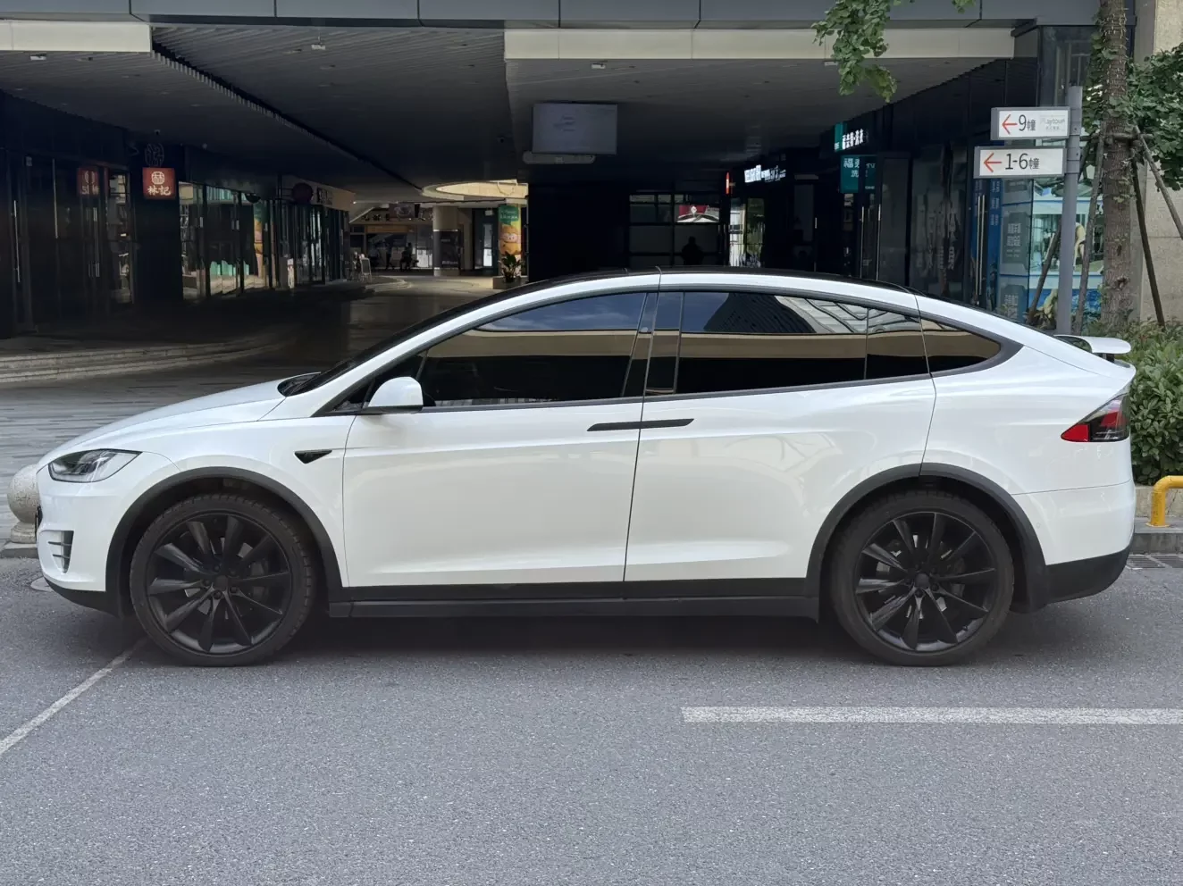 Tesla Model X