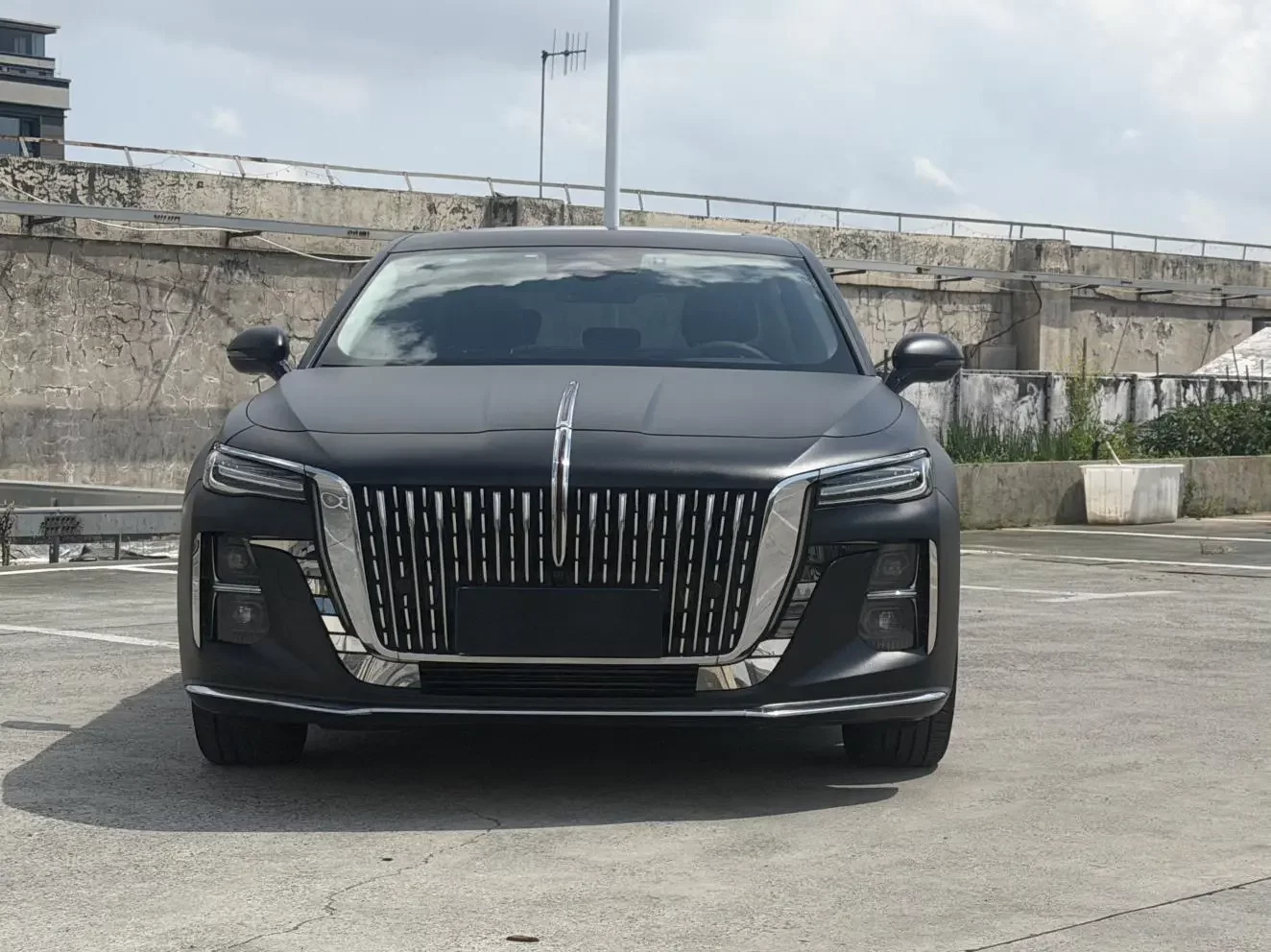 Hongqi H5