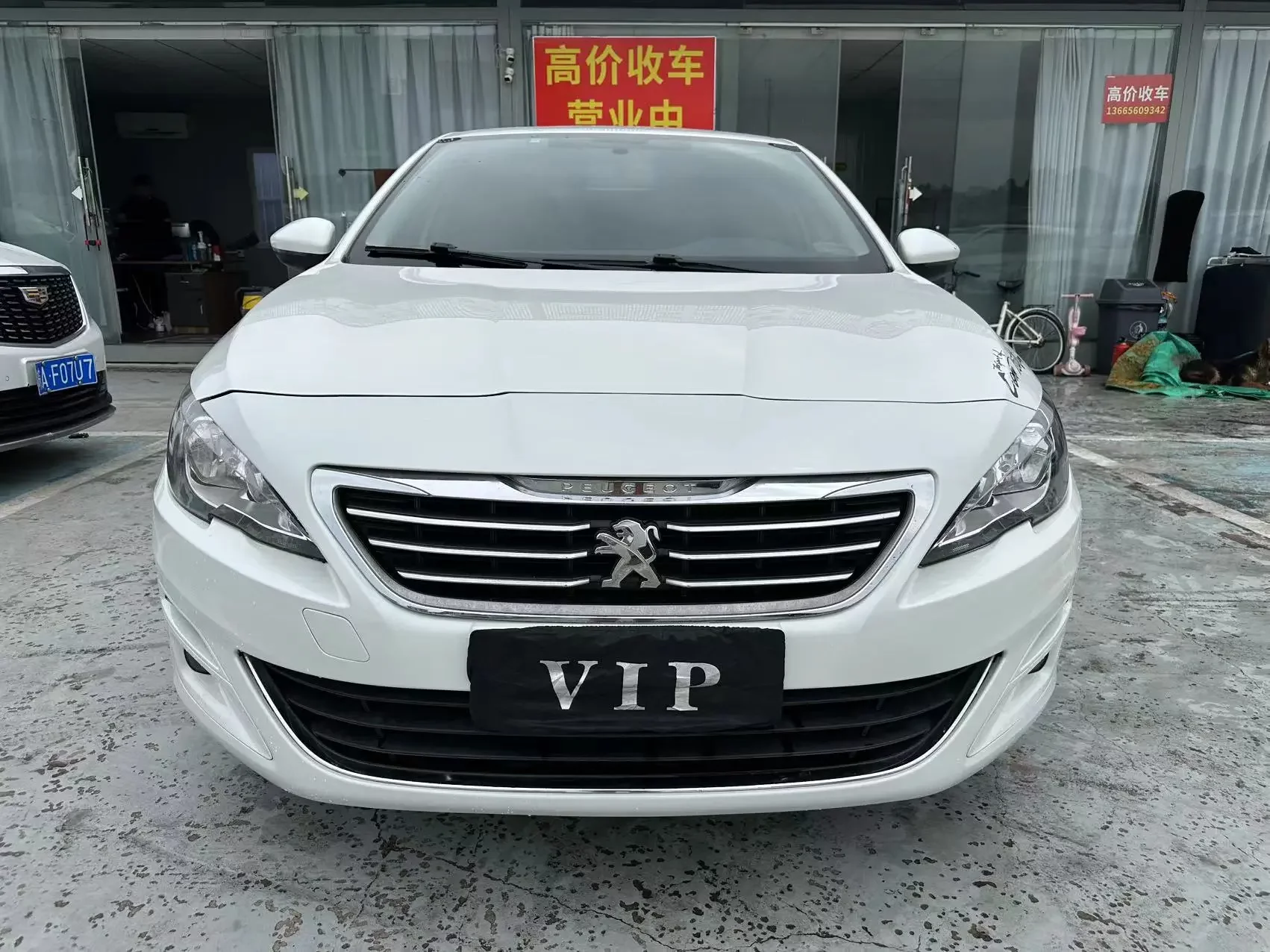 Peugeot 408