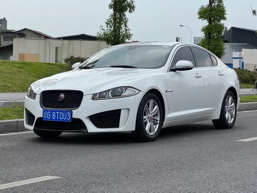 Jaguar XF