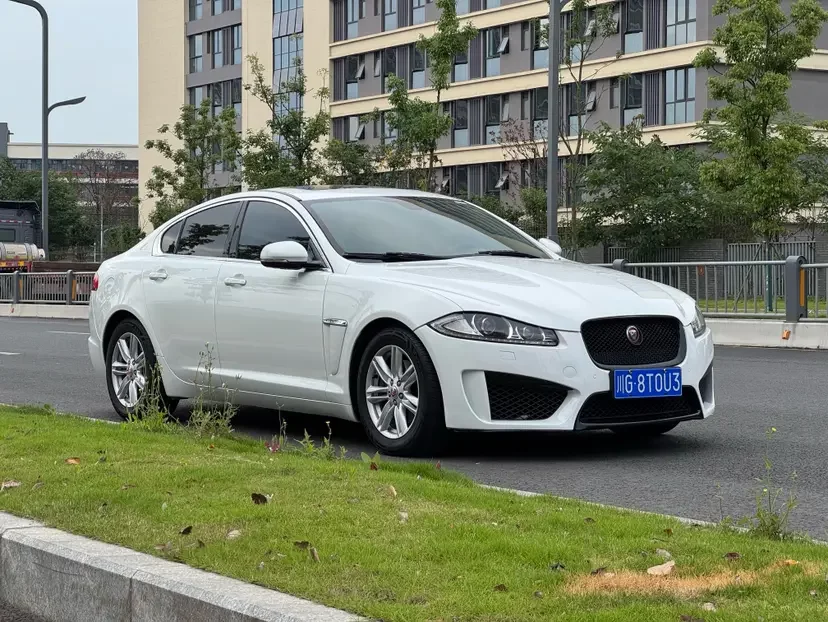 Jaguar XF