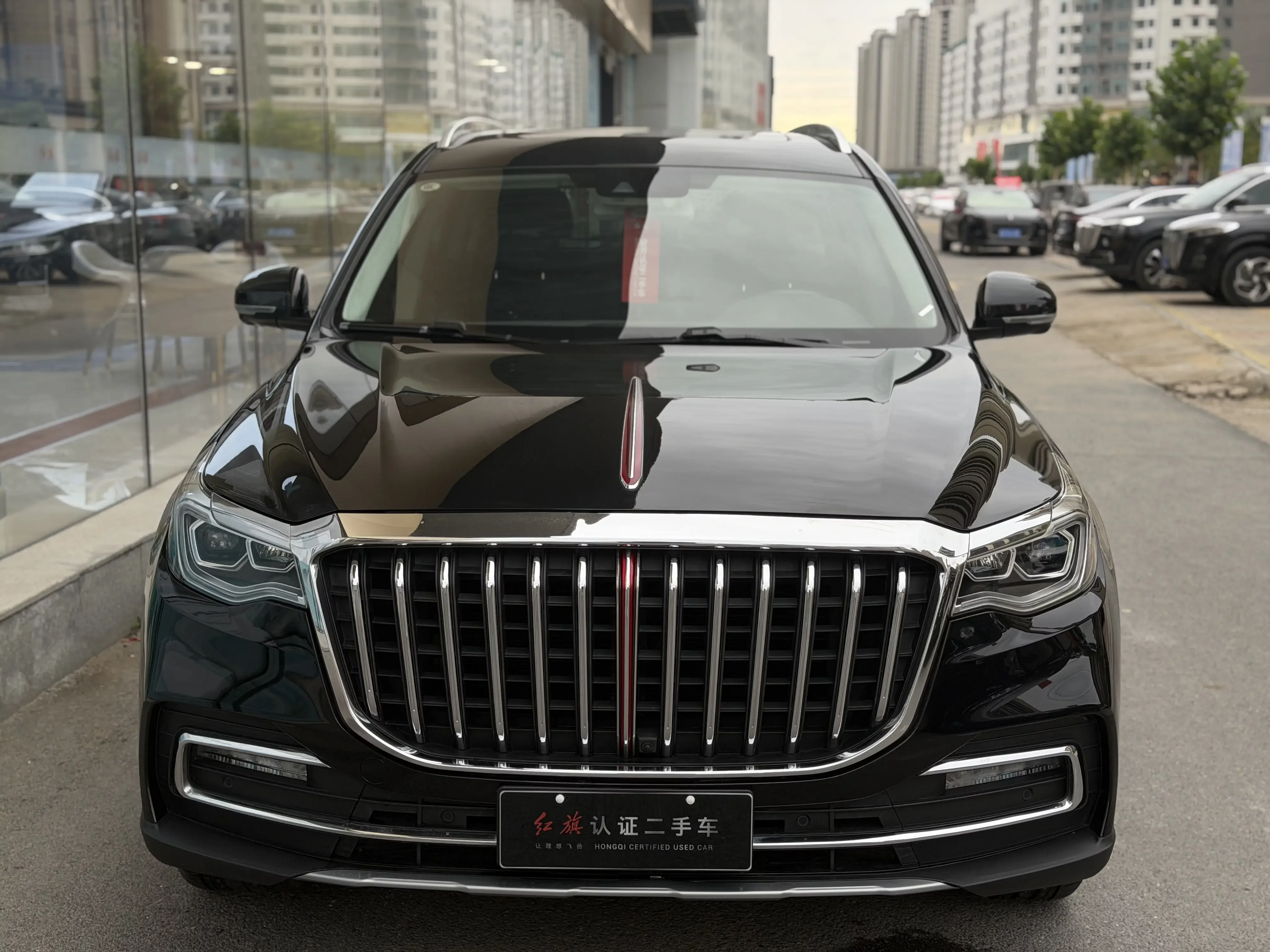 Hongqi HS7