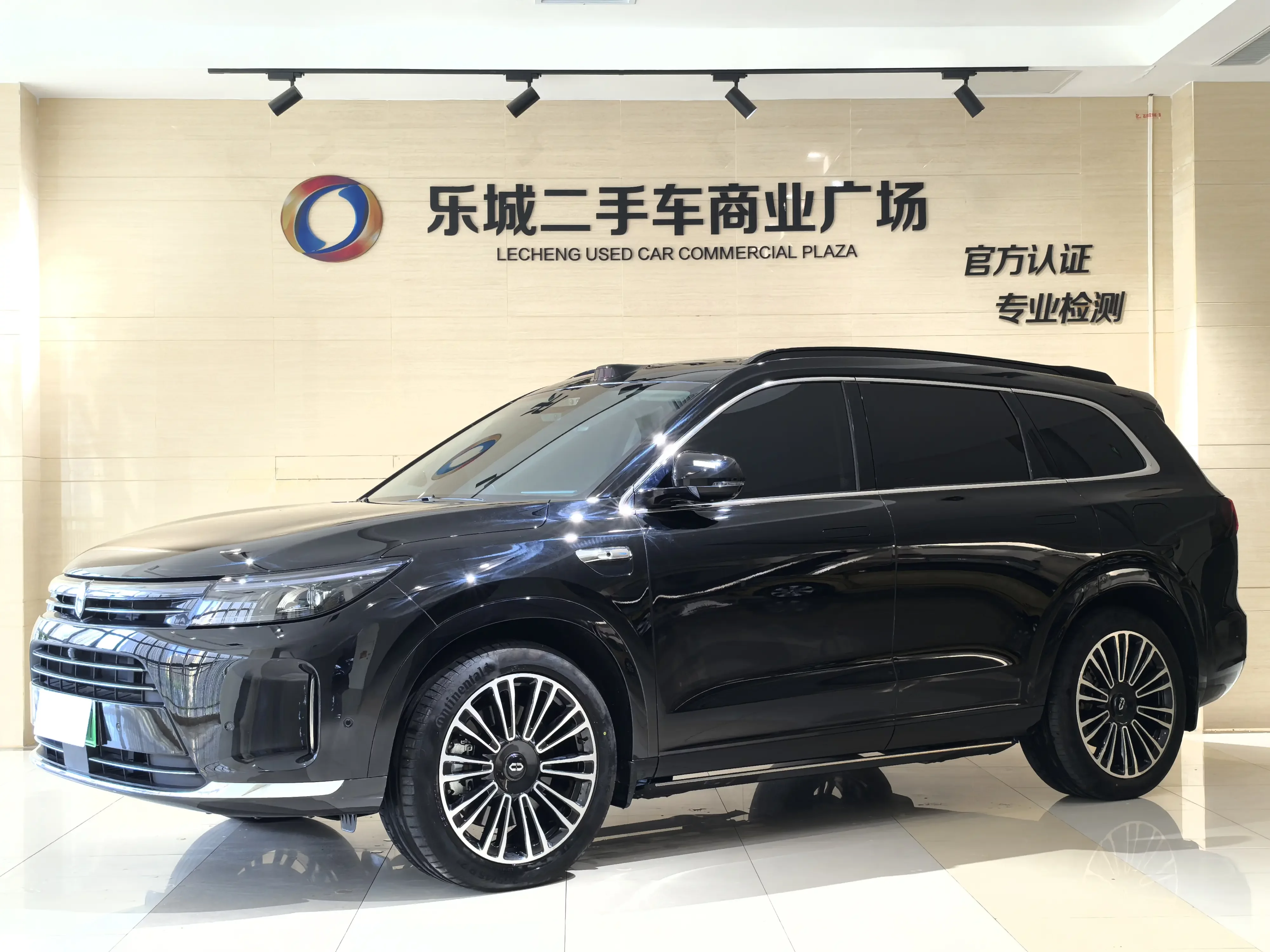 AITO M7 (Wenjie M7)  из Китая
