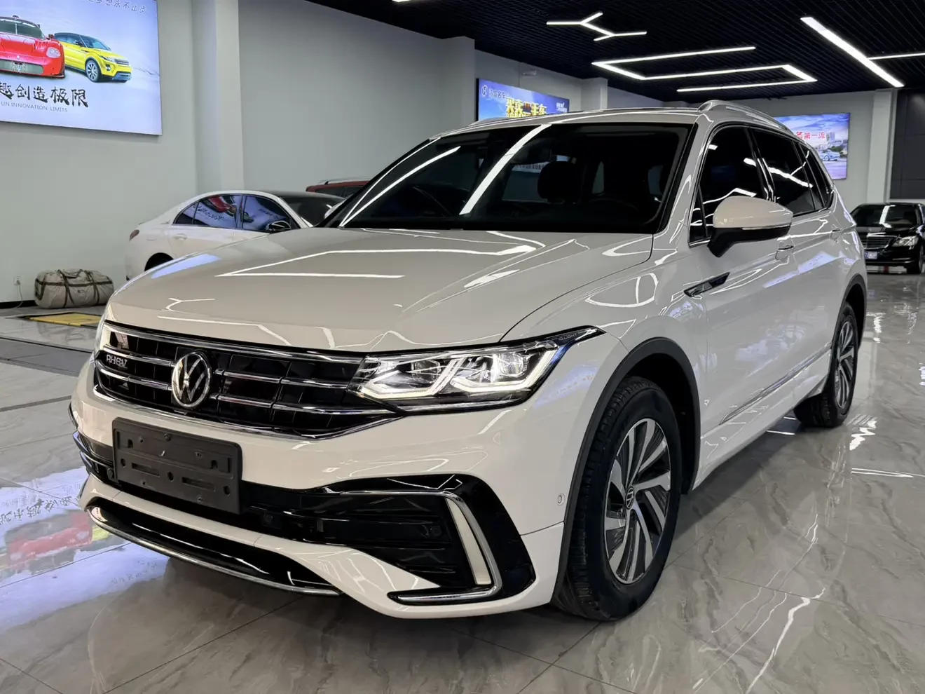 Volkswagen Tiguan L PHEV