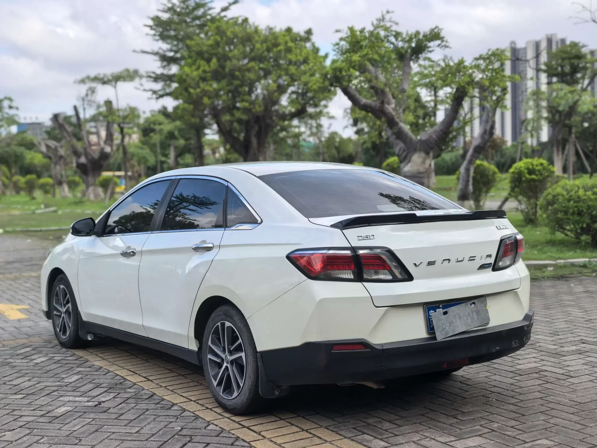 Kai Chen Venucia D60