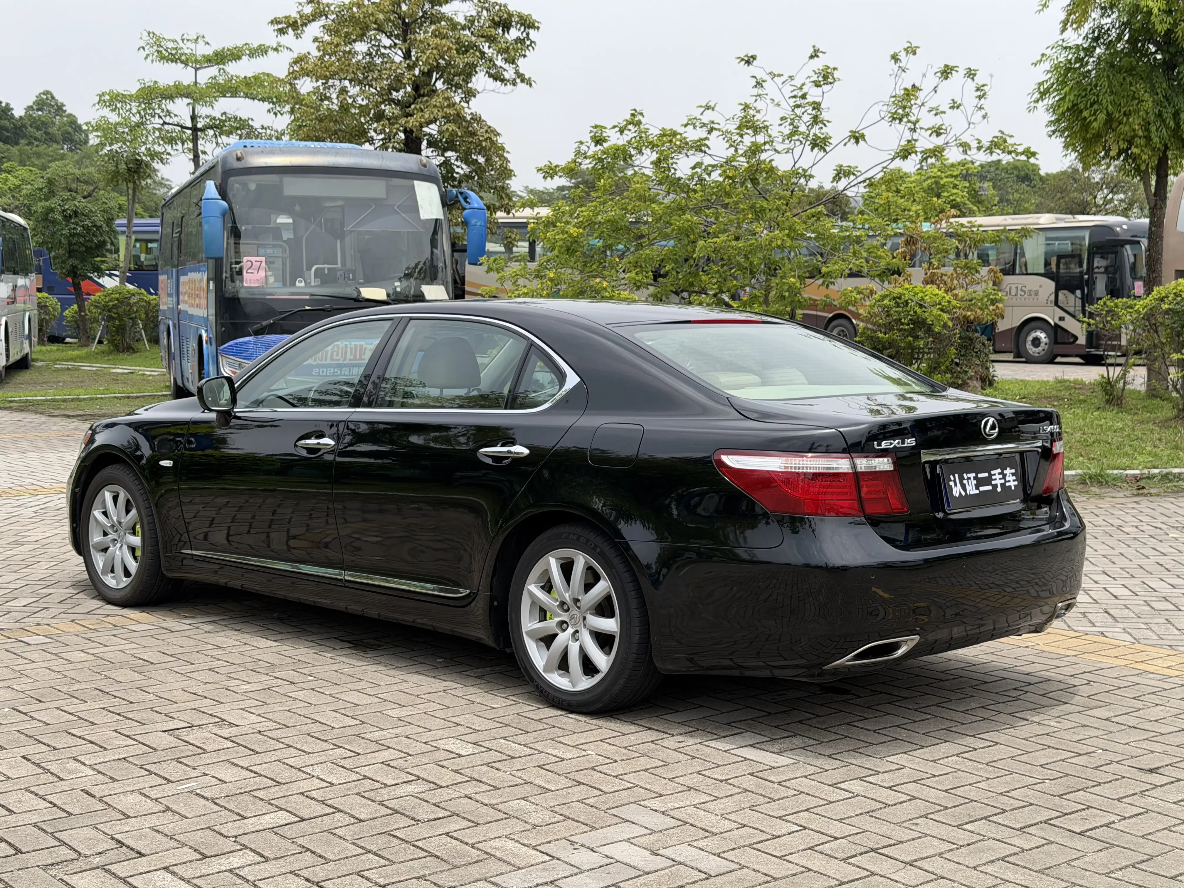 Lexus LS