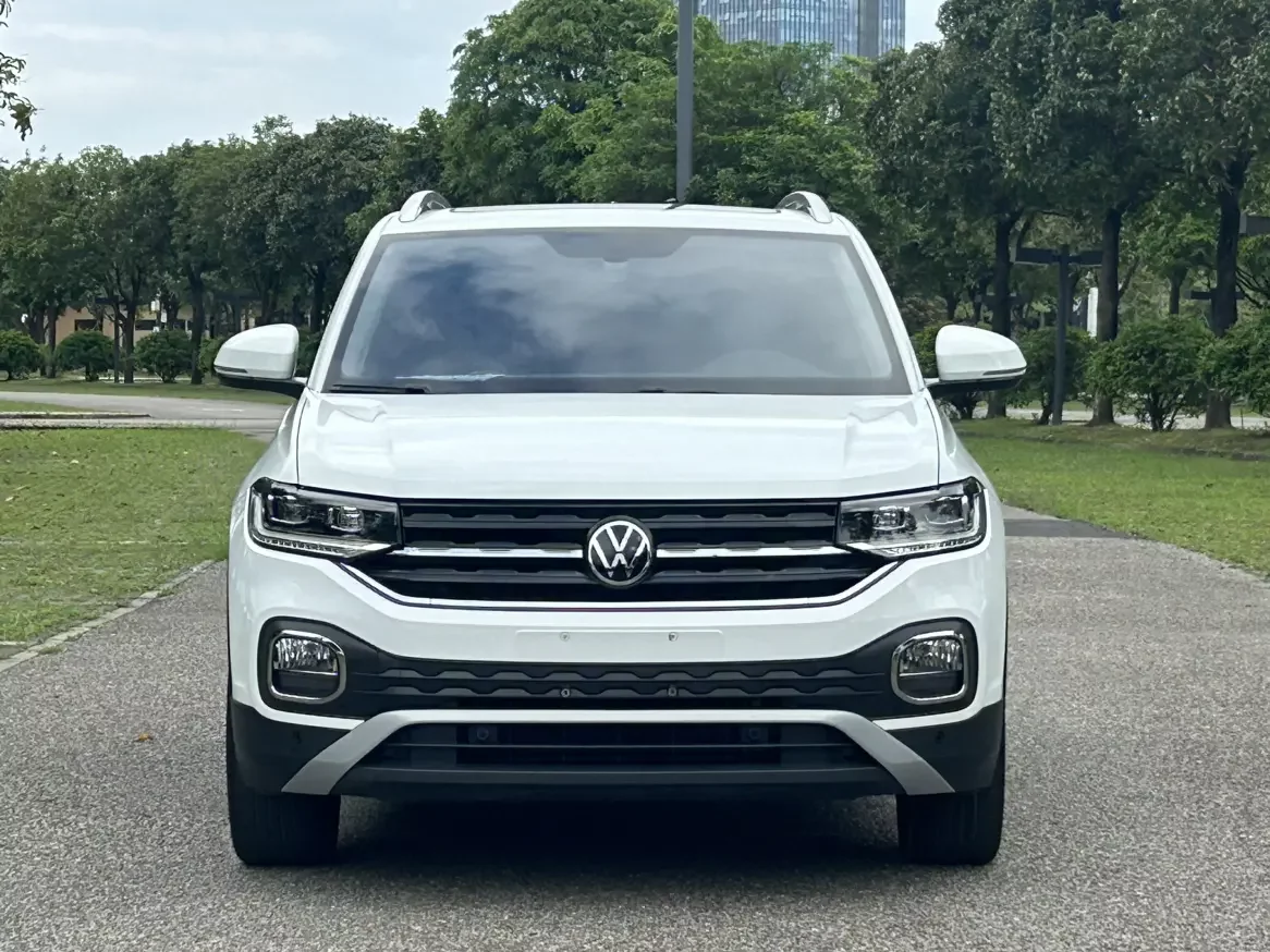 Volkswagen Explore the shadows