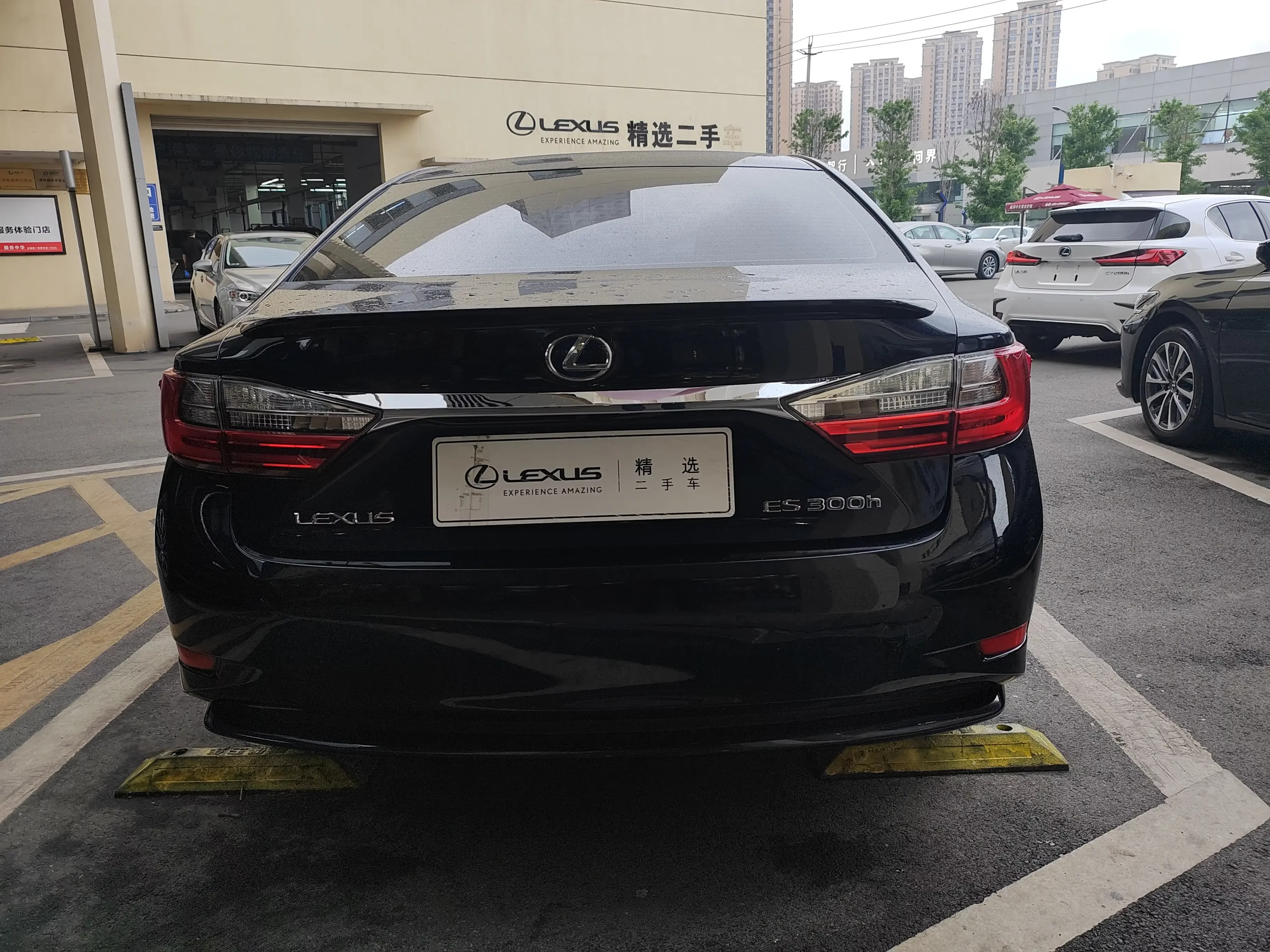 Lexus ES