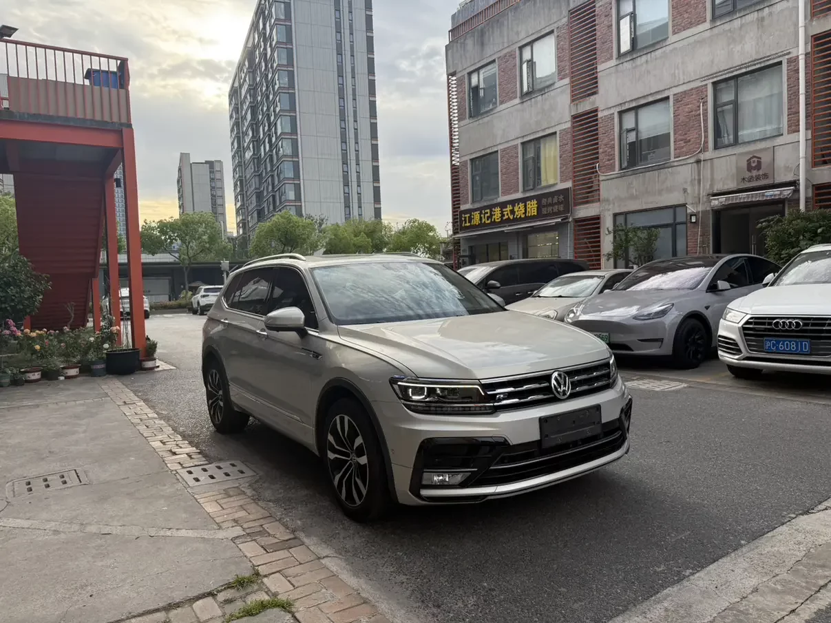 Volkswagen Tiguan L