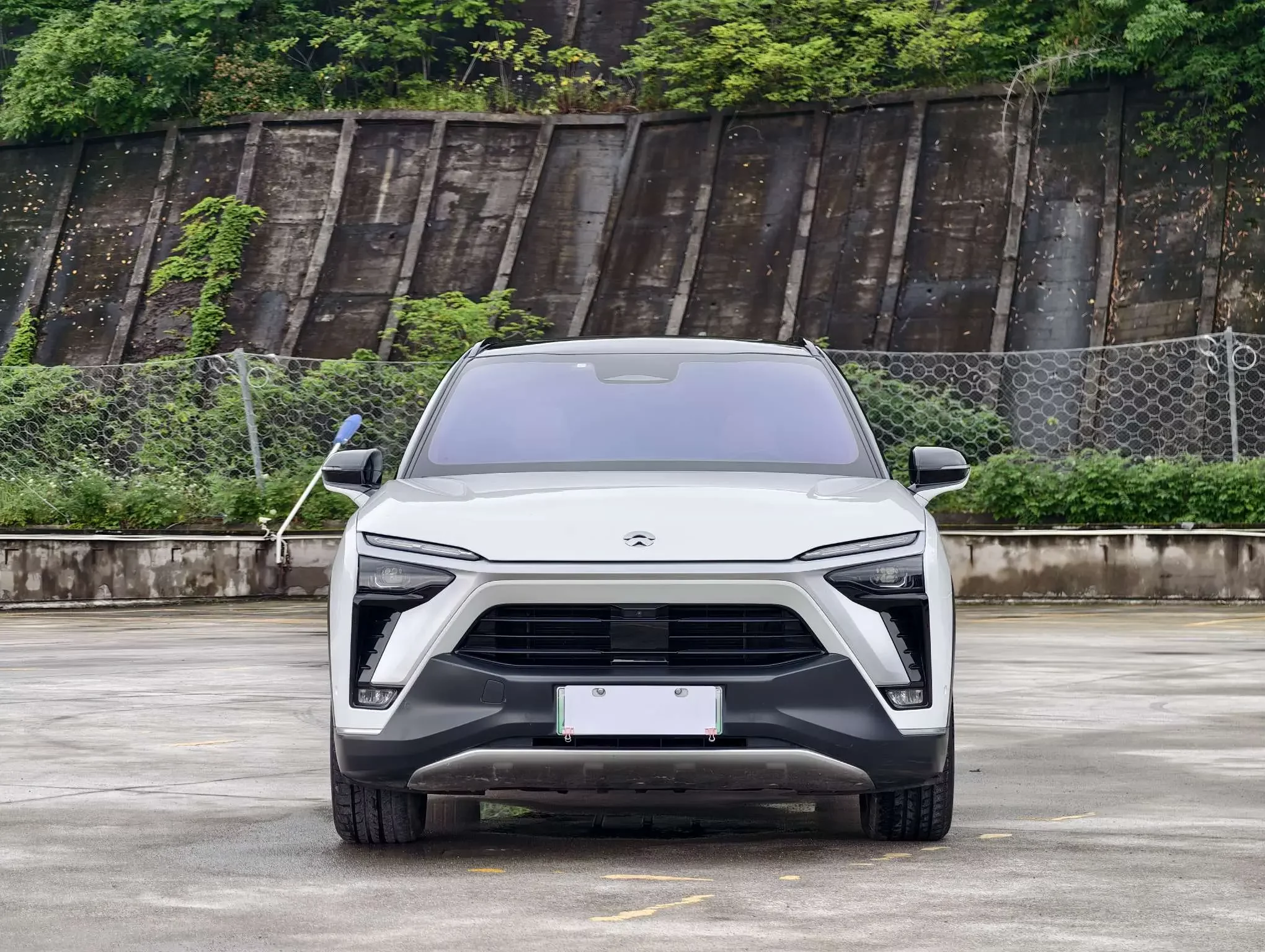 NIO ES8