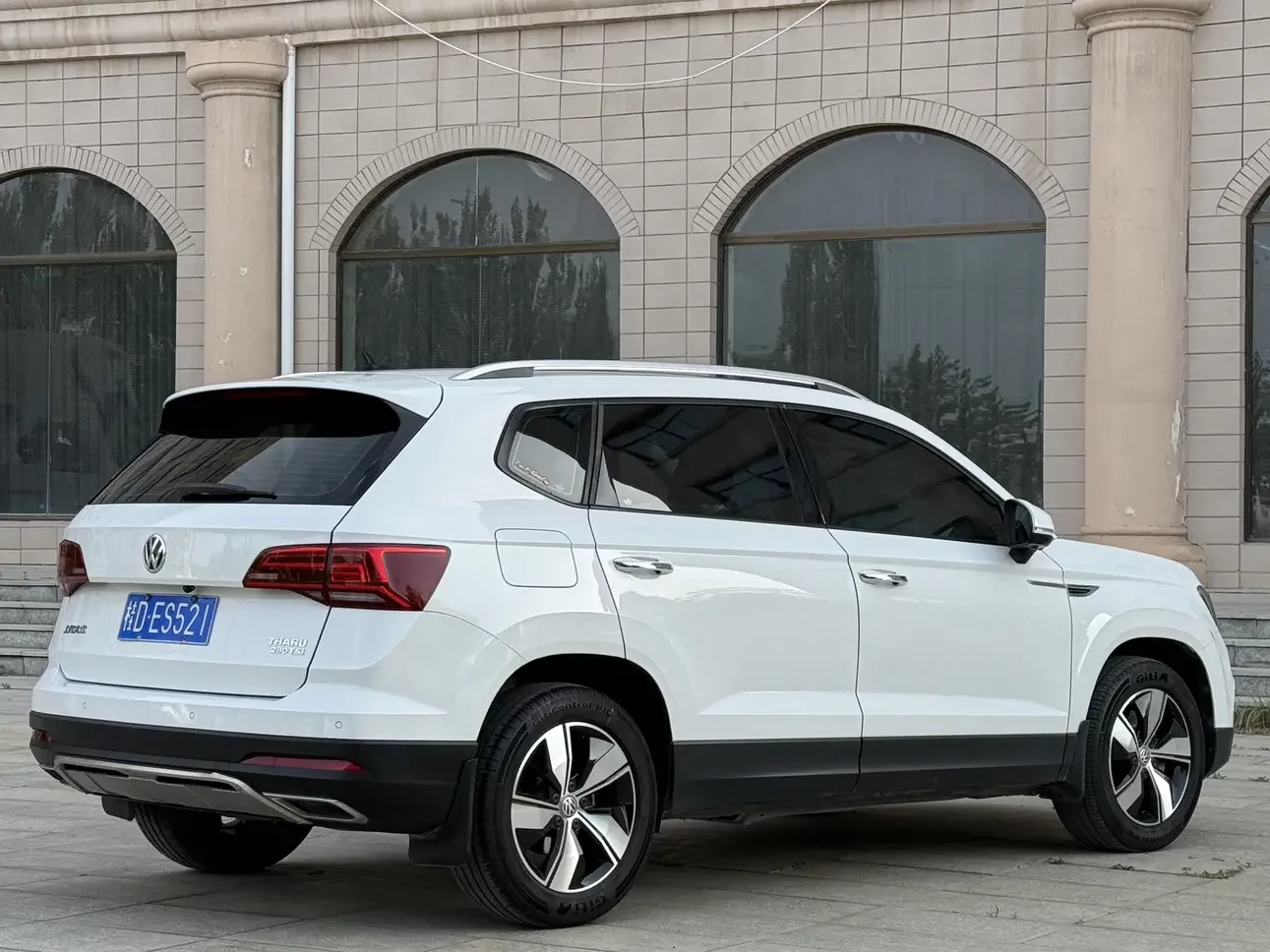 Volkswagen Tharu