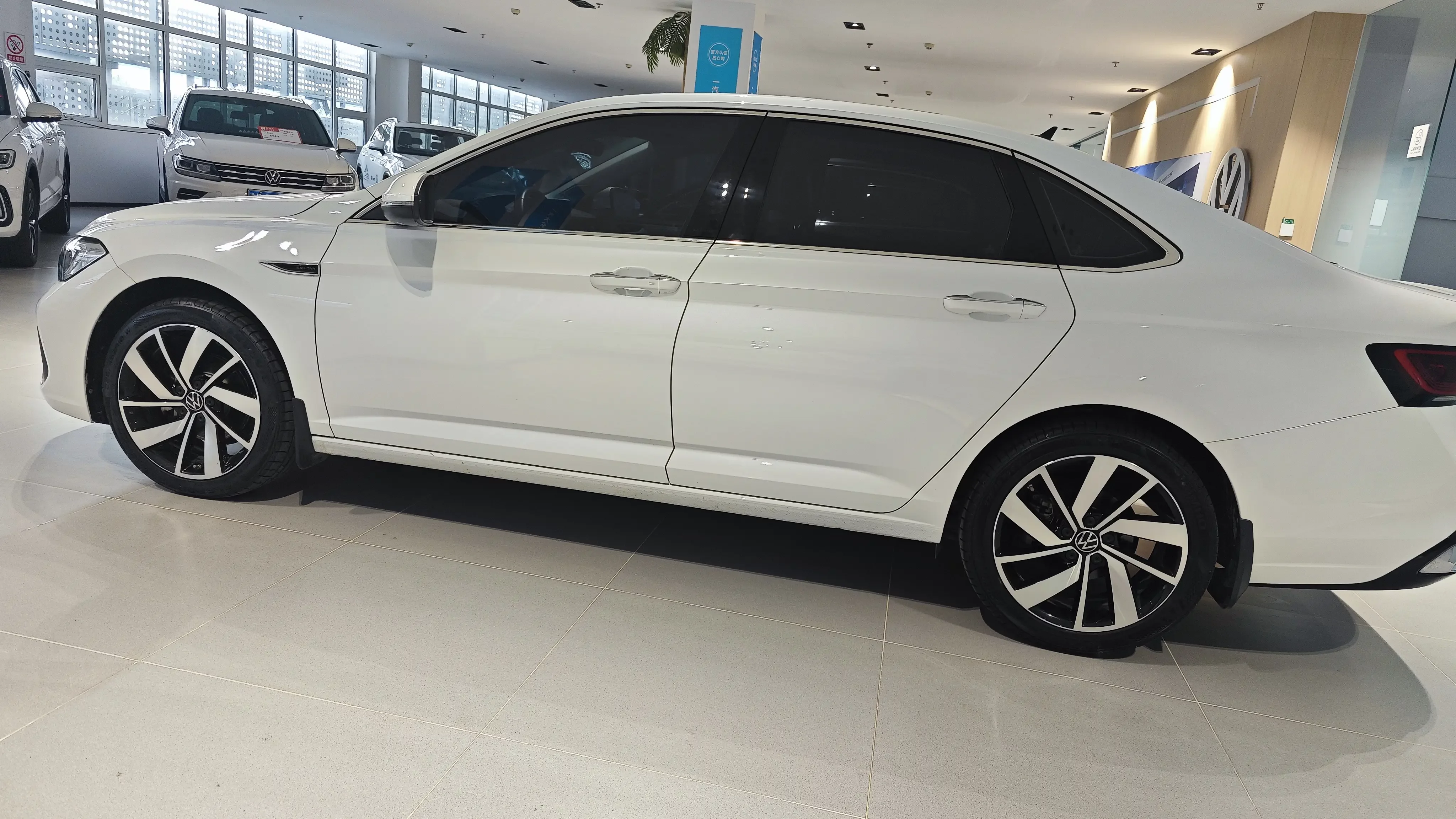 Volkswagen Sagitar
