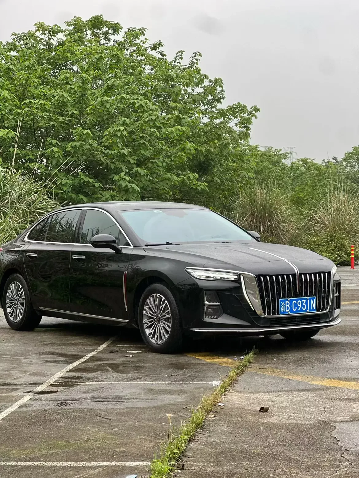 Hongqi H5