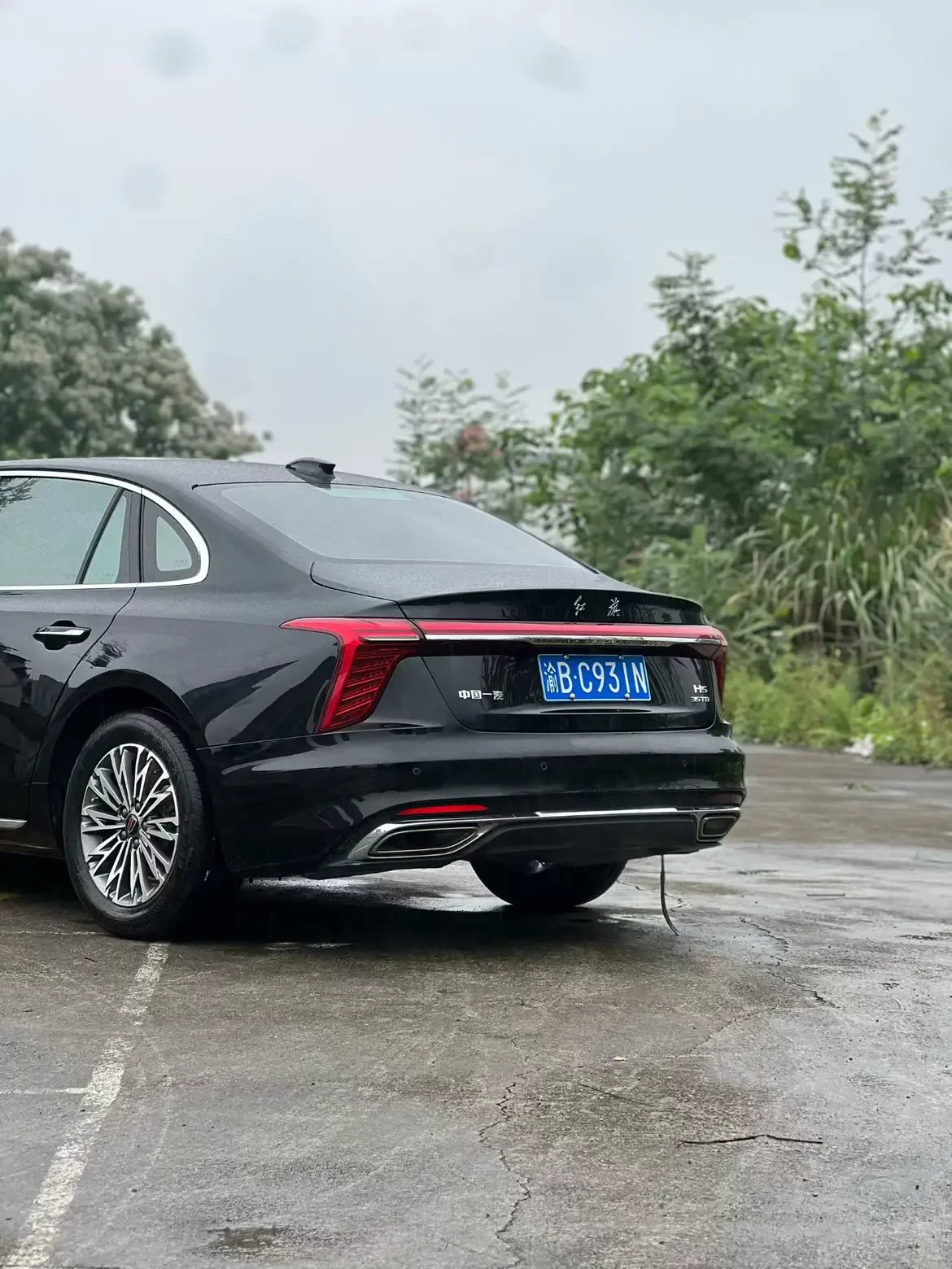 Hongqi H5