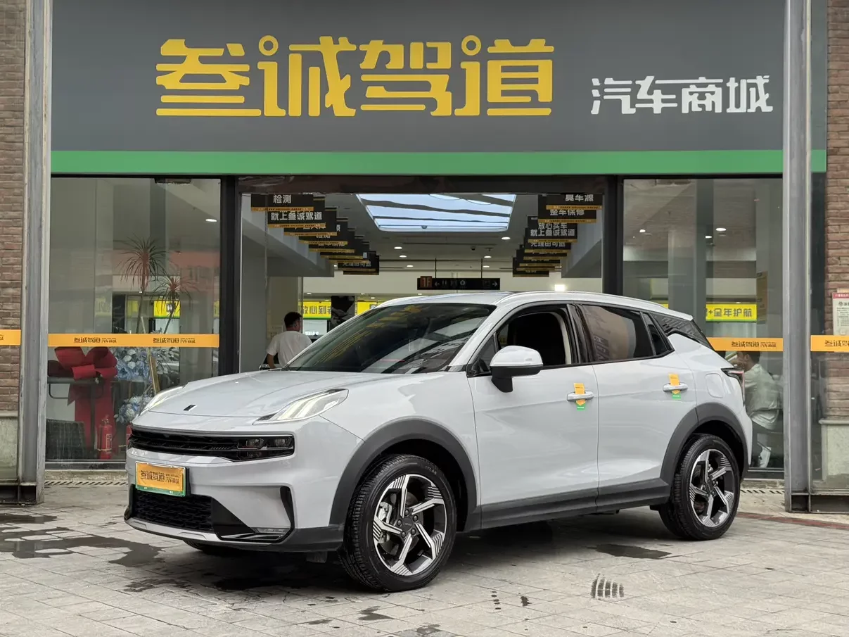 Lynk & Co 06 EM-P