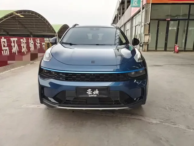 Lynk & Co 01