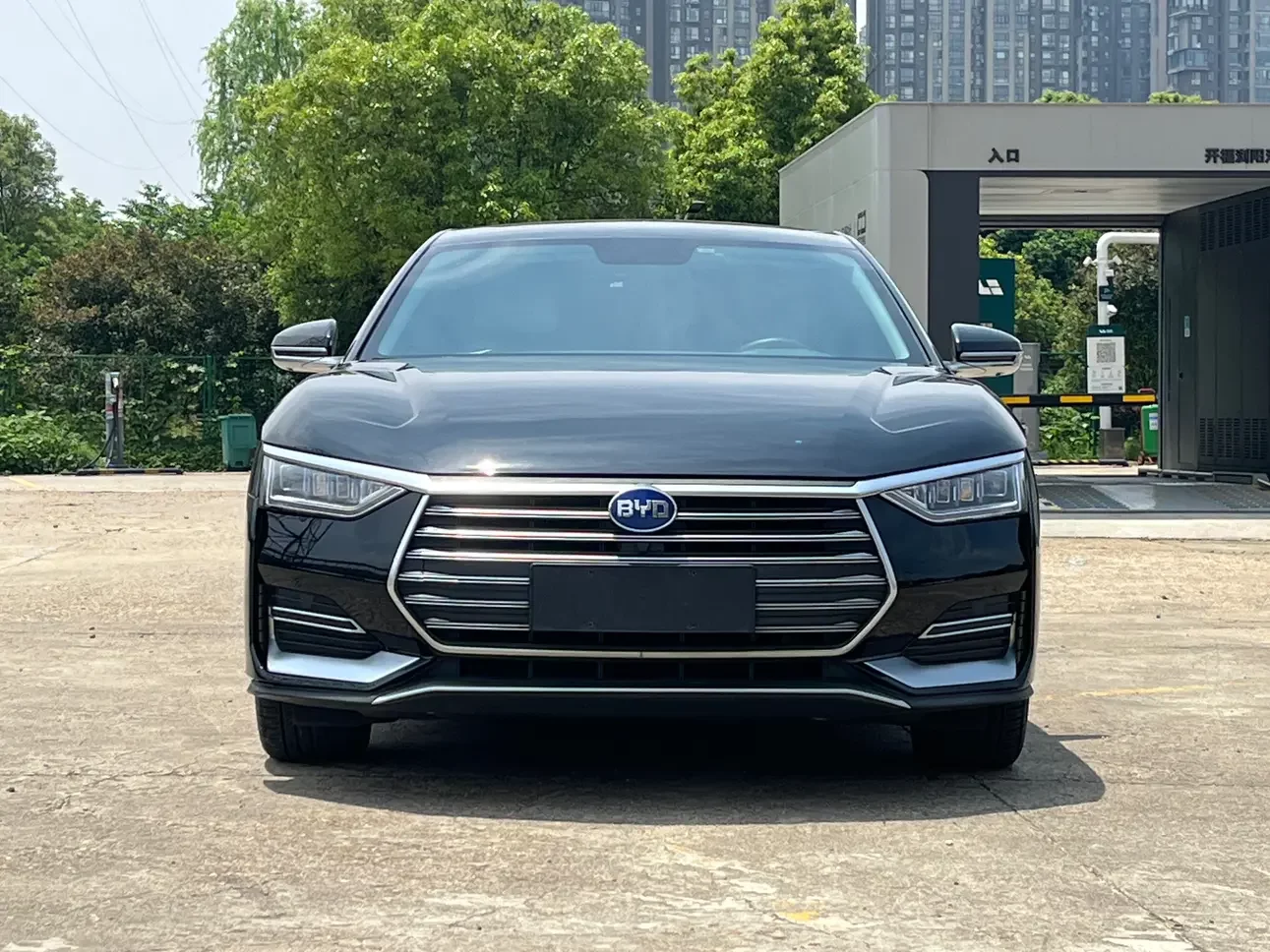 BYD e9