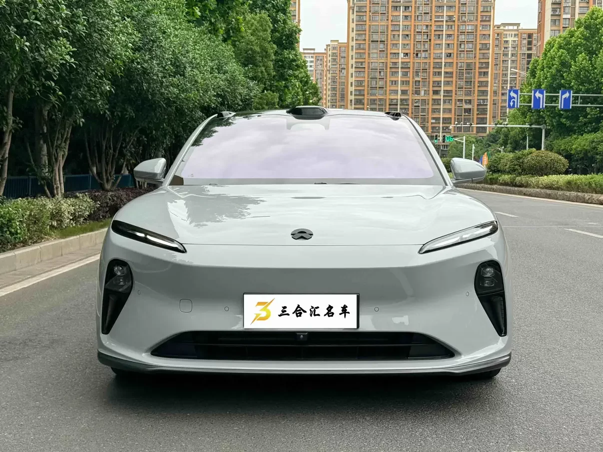 NIO ET5  из Китая