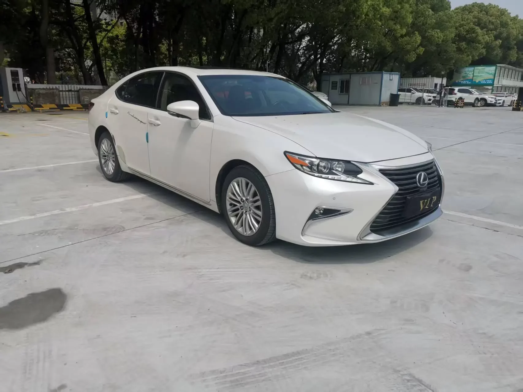 Lexus ES