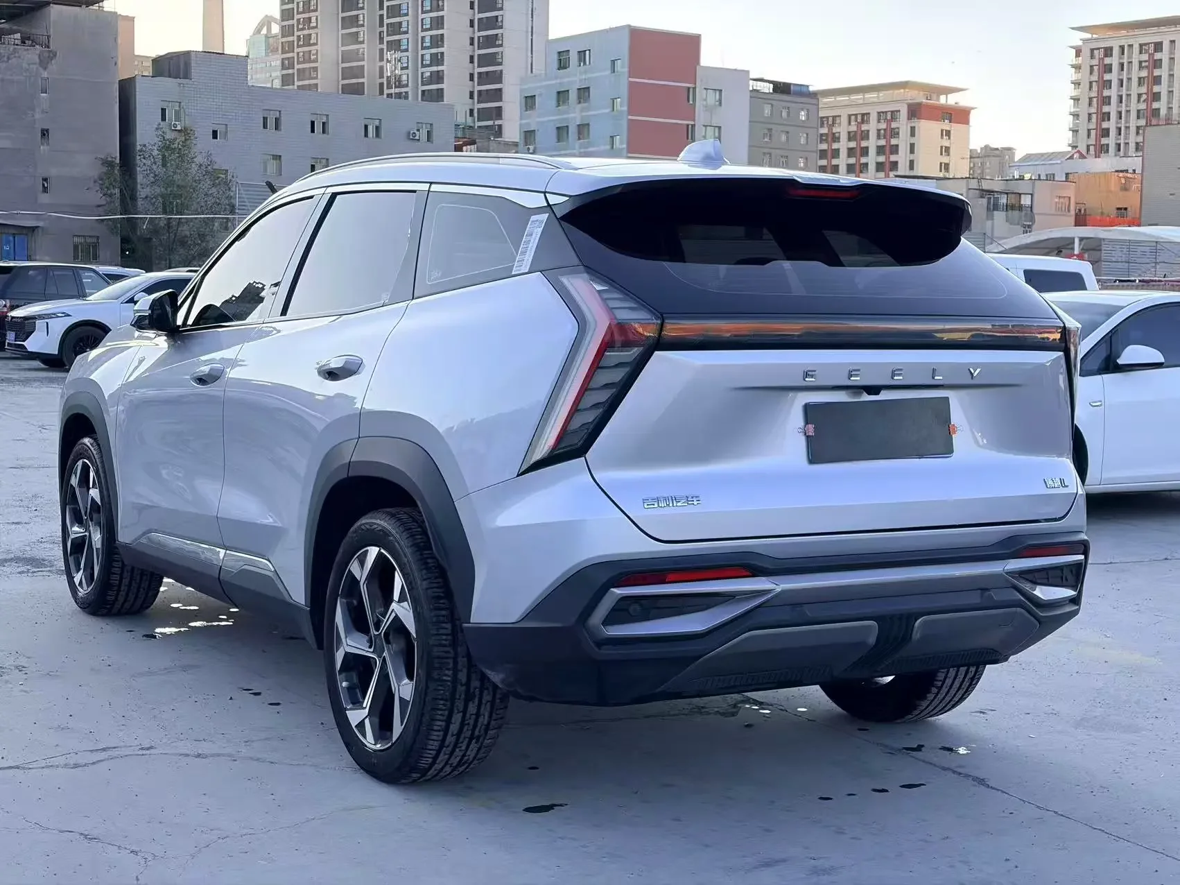 Geely Atlas L