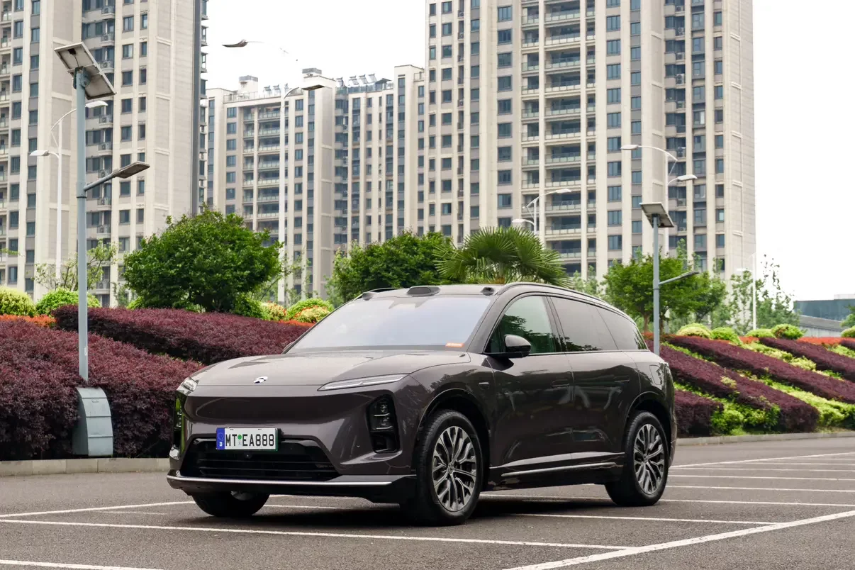NIO ES6