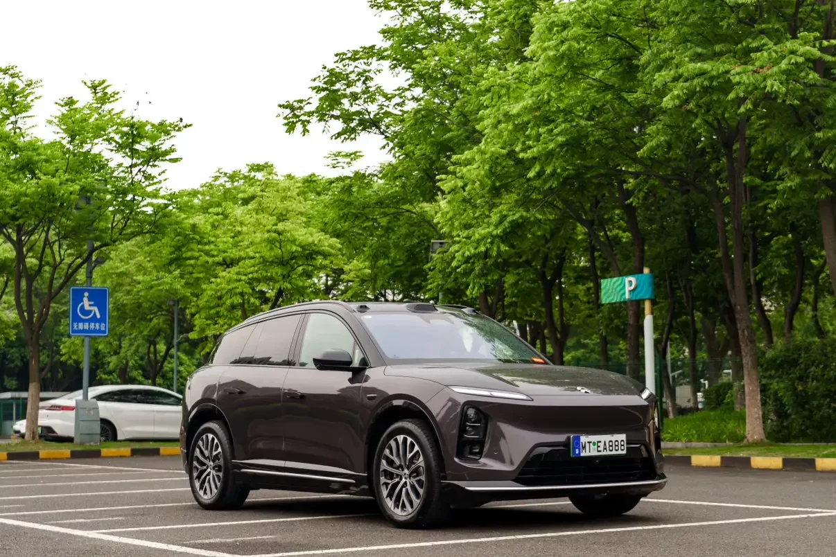 NIO ES6