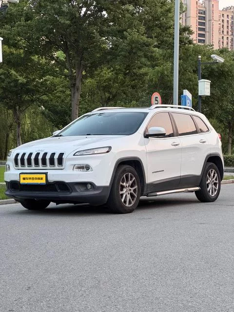 Jeep Cherokee  из Китая
