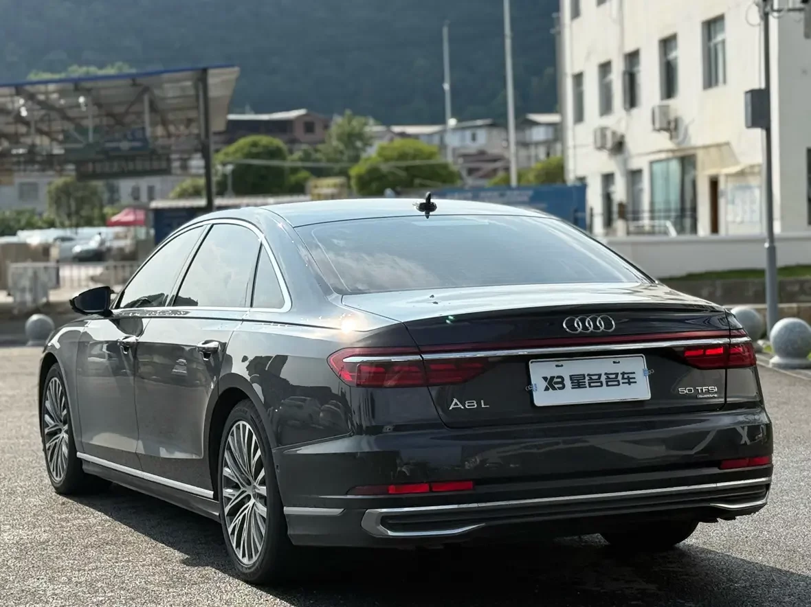 Audi A8