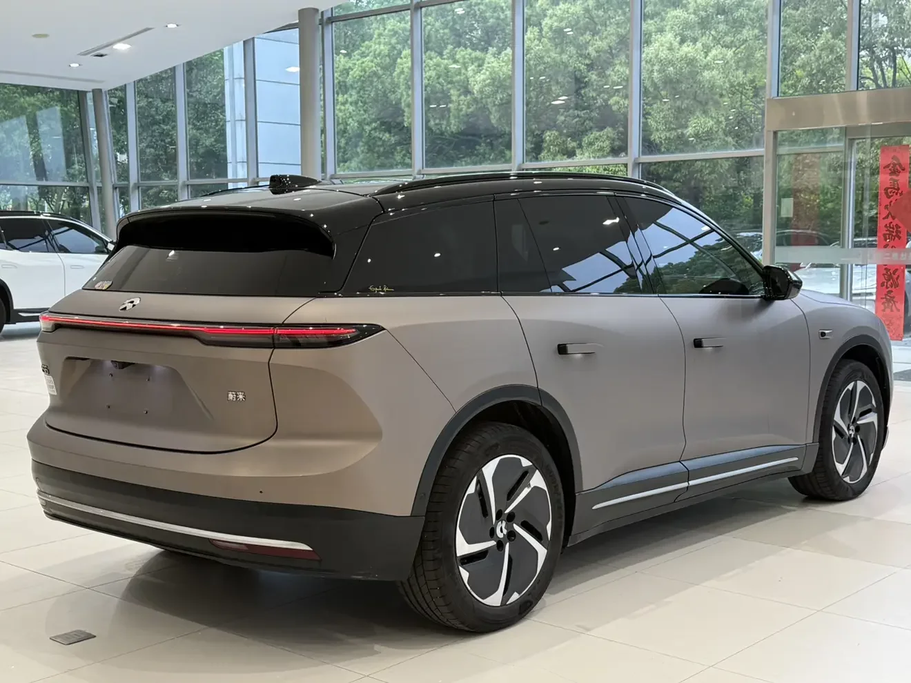 NIO ES6